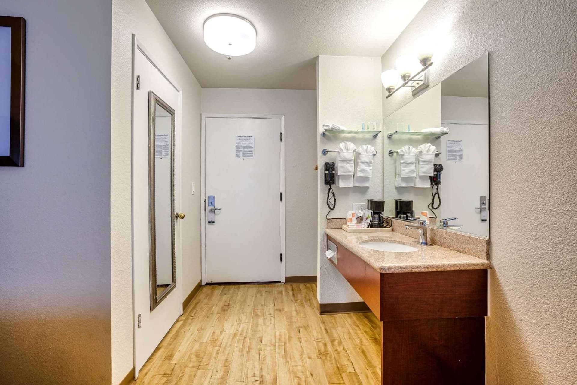 Quality Inn near Six Flags Discovery Kingdom-Napa Valley gallery photo in Vallejo, CA — image 11