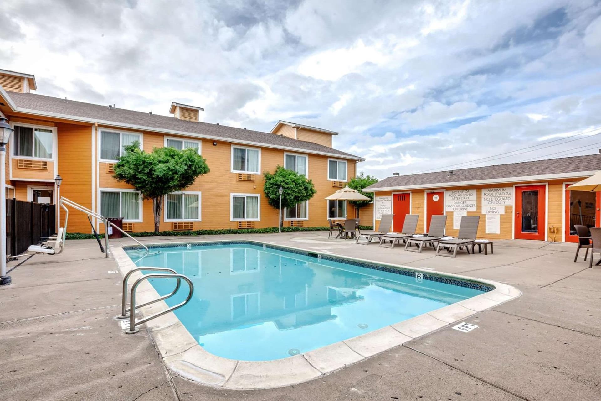 Quality Inn near Six Flags Discovery Kingdom-Napa Valley gallery photo in Vallejo, CA — image 9
