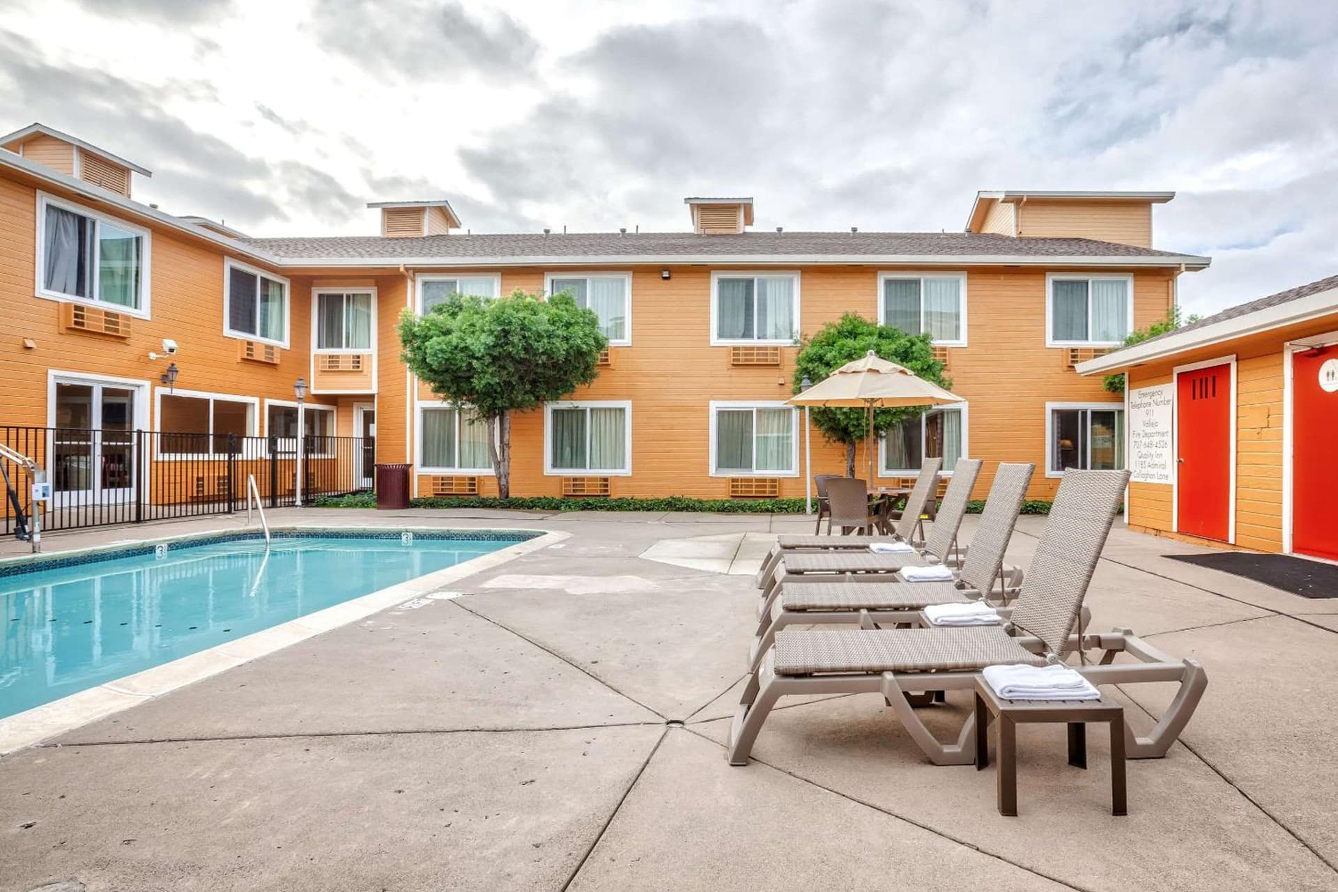 Quality Inn near Six Flags Discovery Kingdom-Napa Valley gallery photo in Vallejo, CA — image 37
