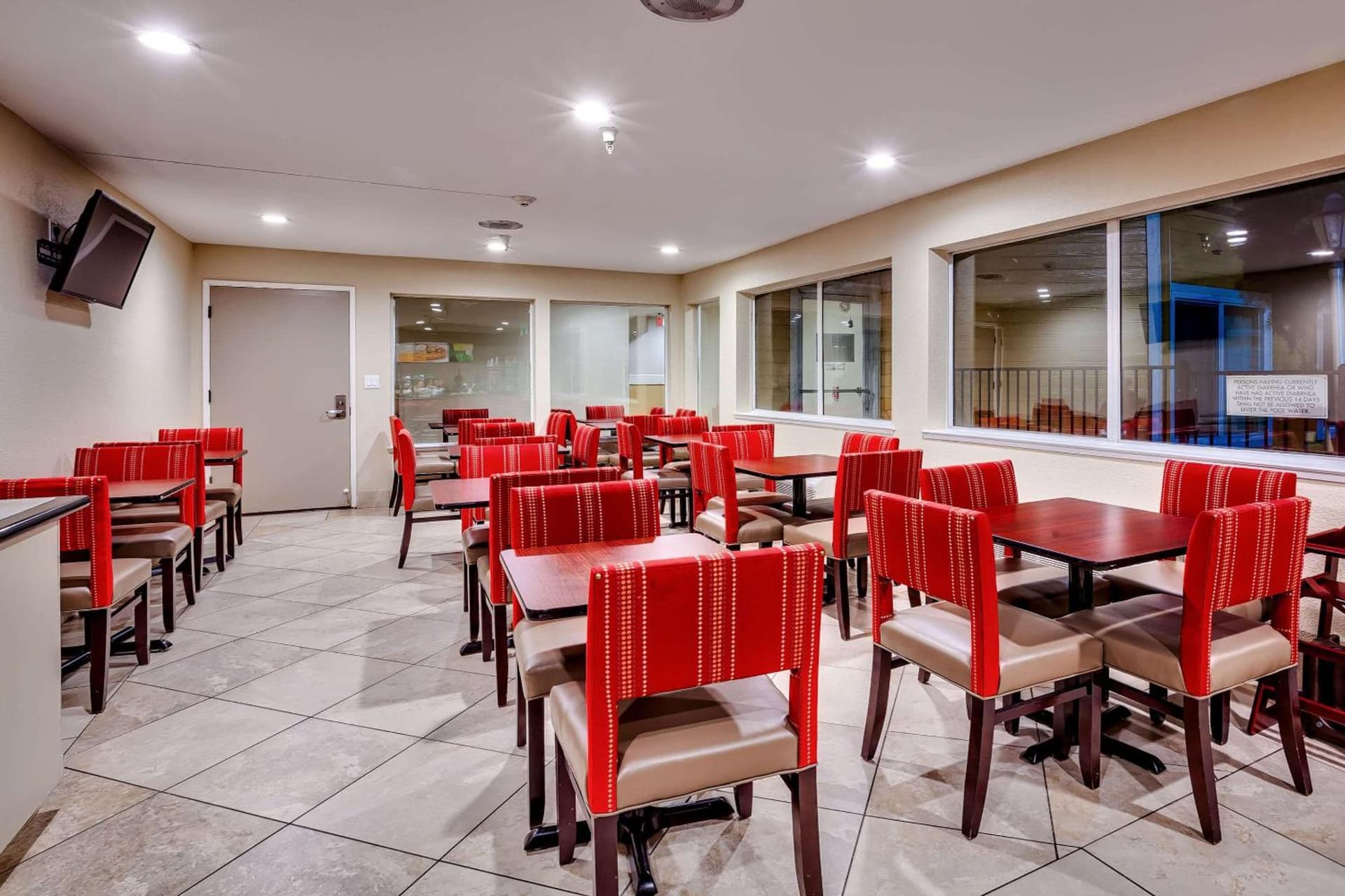 Quality Inn near Six Flags Discovery Kingdom-Napa Valley gallery photo in Vallejo, CA — image 21
