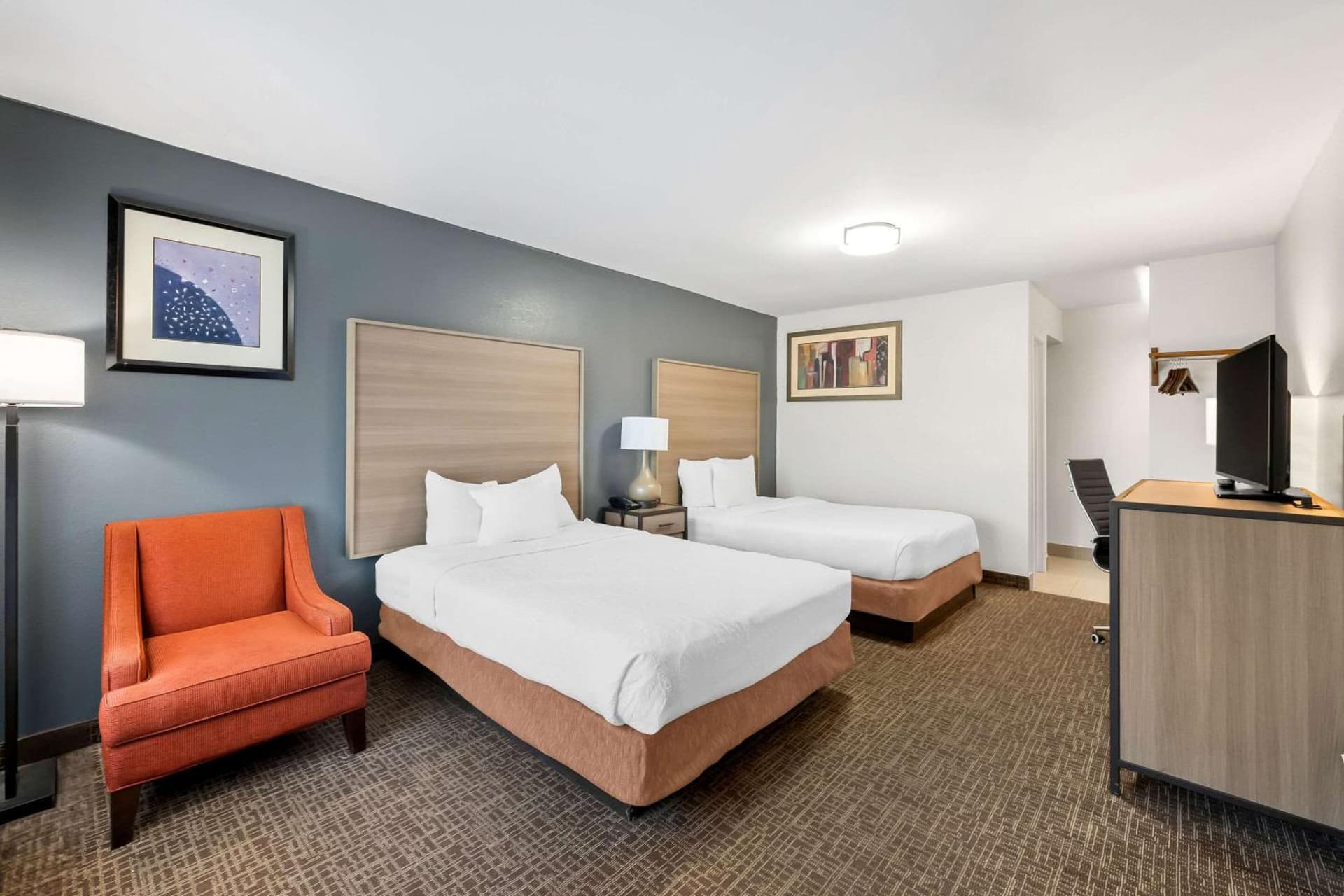 Quality Inn & Suites Fayetteville I-95 gallery photo in Fayetteville, NC — image 40