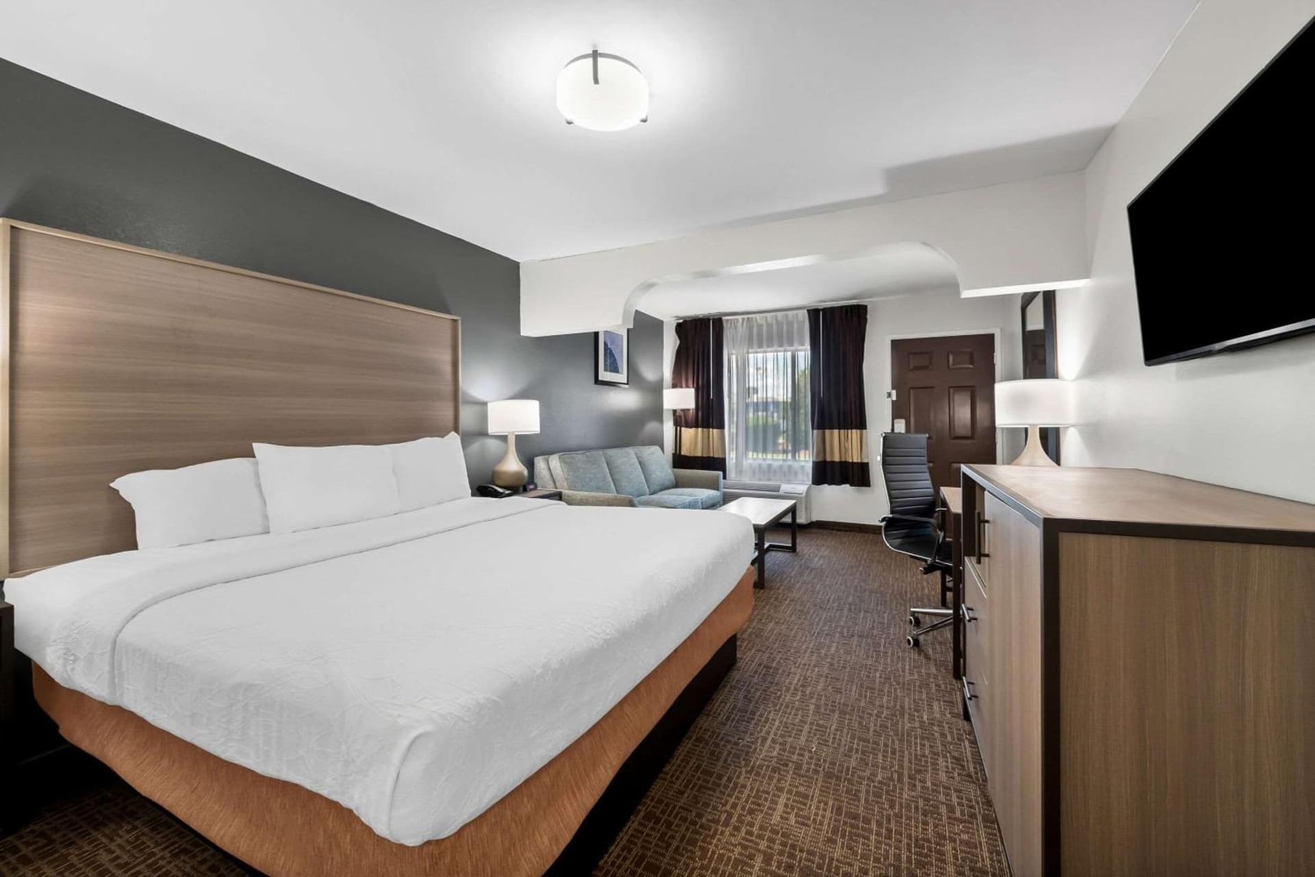 Quality Inn & Suites Fayetteville I-95 gallery photo in Fayetteville, NC — image 48