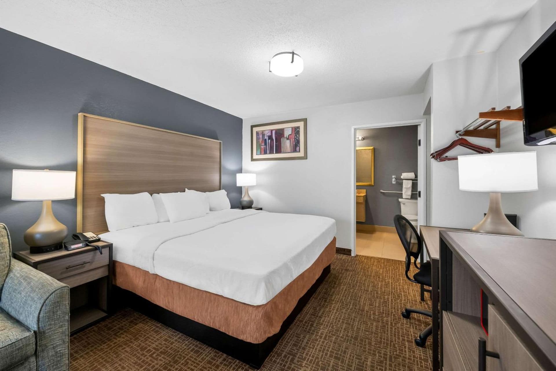 Quality Inn & Suites Fayetteville I-95 gallery photo in Fayetteville, NC — image 28
