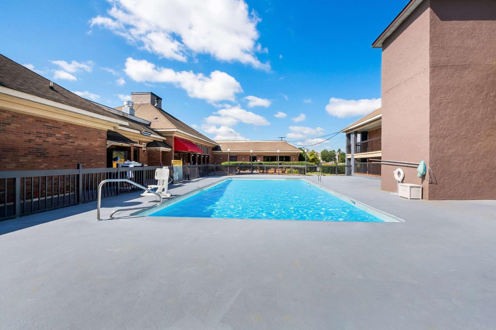 Quality Inn & Suites Fayetteville I-95 gallery photo in Fayetteville, NC — image 26
