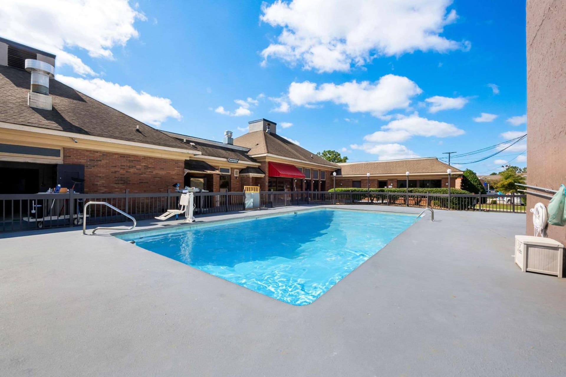 Quality Inn & Suites Fayetteville I-95 gallery photo in Fayetteville, NC — image 11