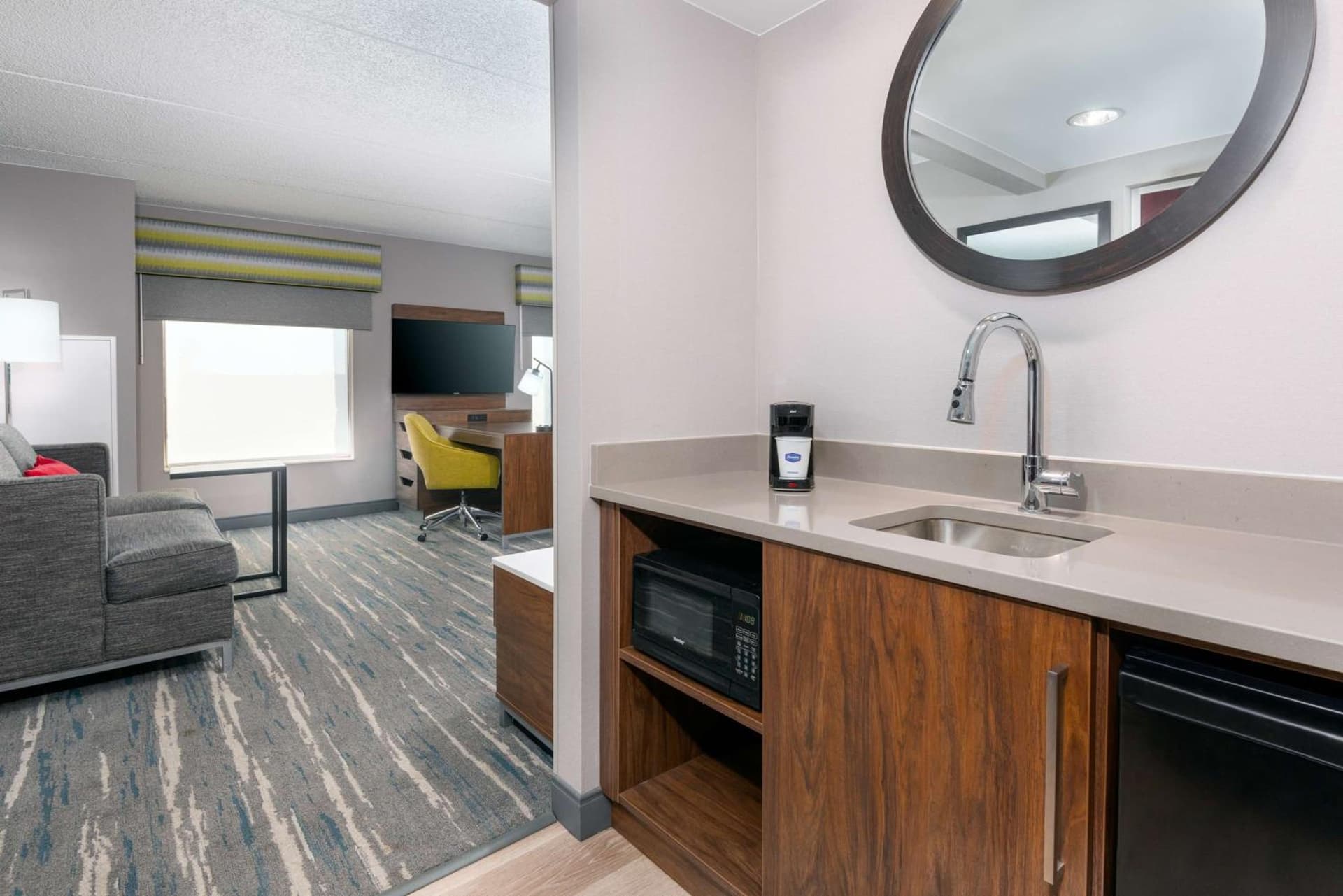 Hampton Inn & Suites Cleveland-Beachwood gallery photo in Beachwood, OH — image 39