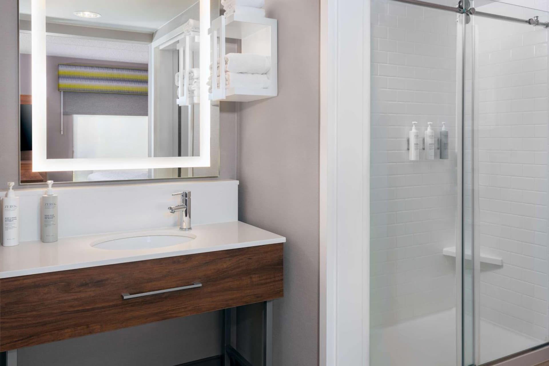 Hampton Inn & Suites Cleveland-Beachwood gallery photo in Beachwood, OH — image 15