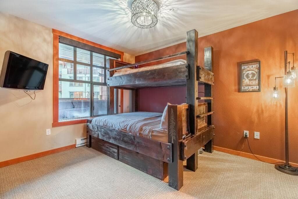 Ski-in Ski-out - Steam Room - Massage Chair property views in Mammoth Lakes, CA — gallery photo 3
