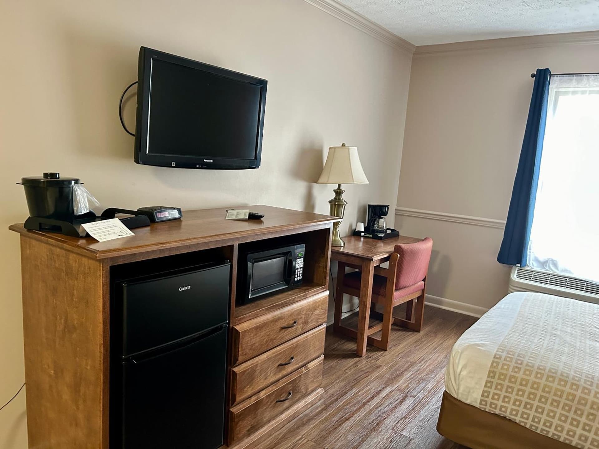 Keyser Inn interior in Keyser, WV — gallery photo 2