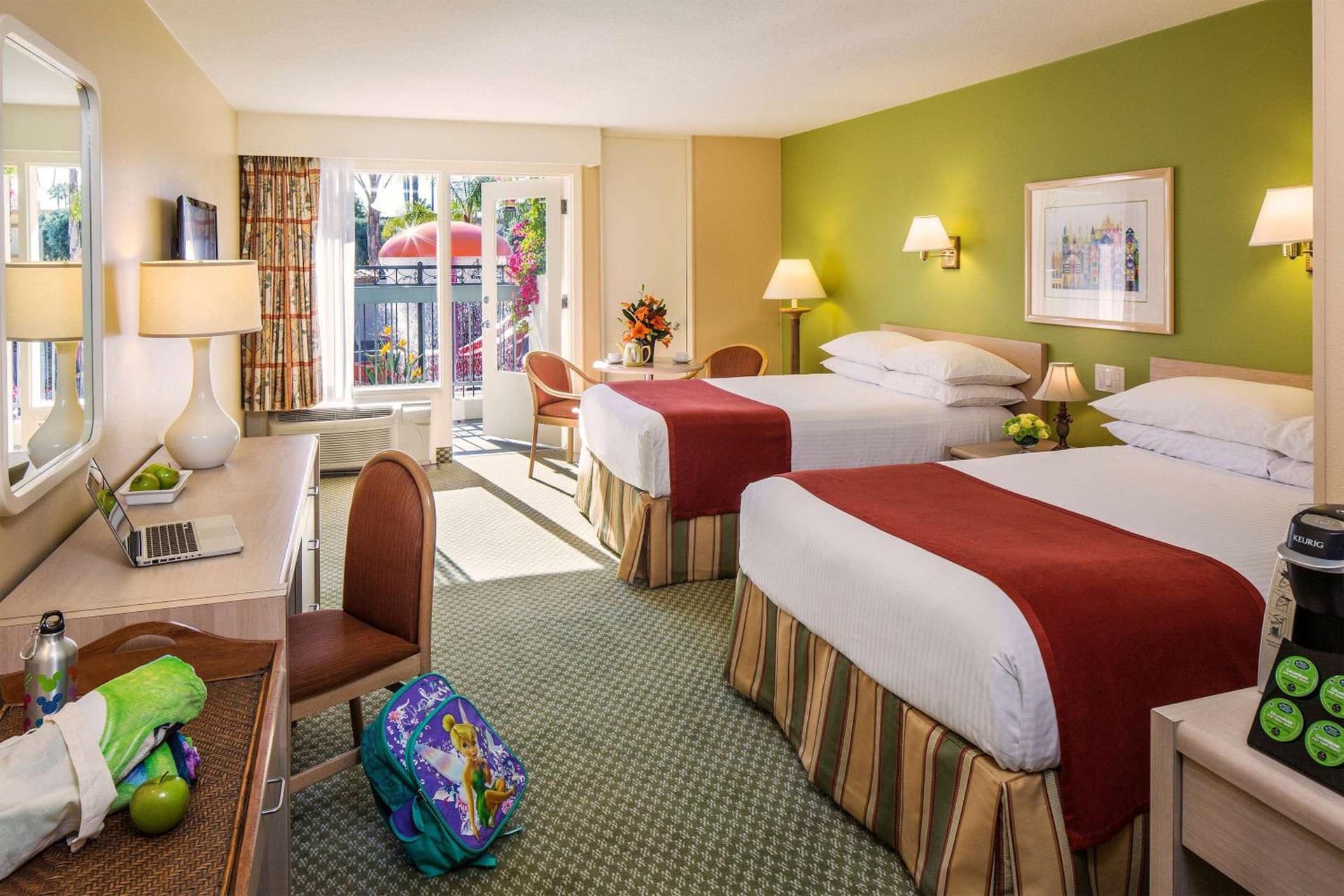 Howard Johnson by Wyndham Anaheim Hotel and Water Playground gallery photo in Anaheim, CA — image 37
