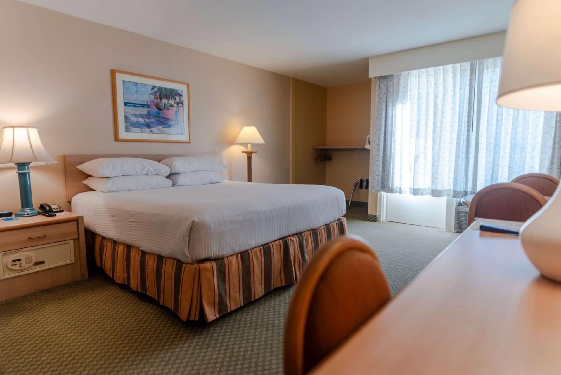 Howard Johnson by Wyndham Anaheim Hotel and Water Playground gallery photo in Anaheim, CA — image 102