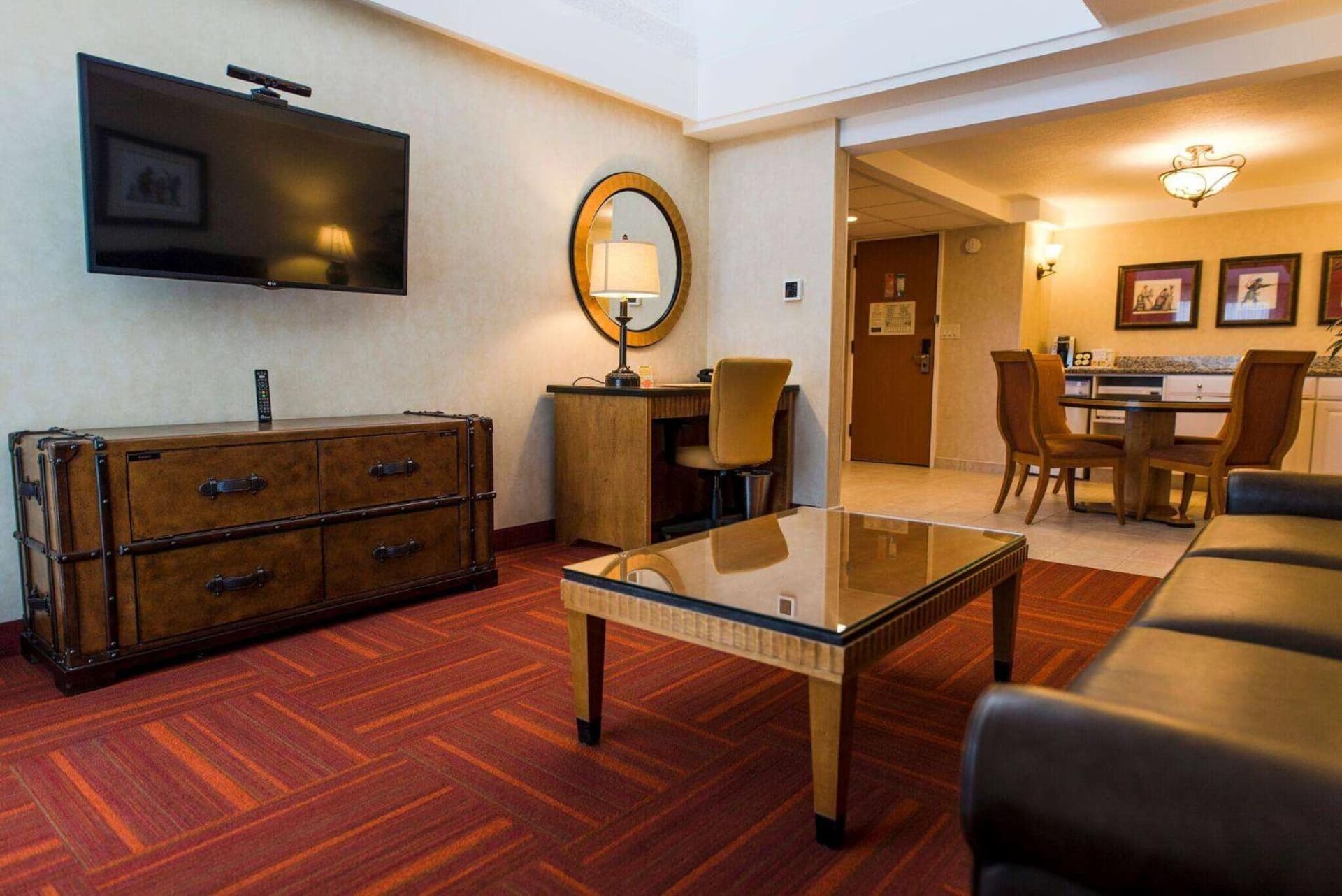 Howard Johnson by Wyndham Anaheim Hotel and Water Playground gallery photo in Anaheim, CA — image 140