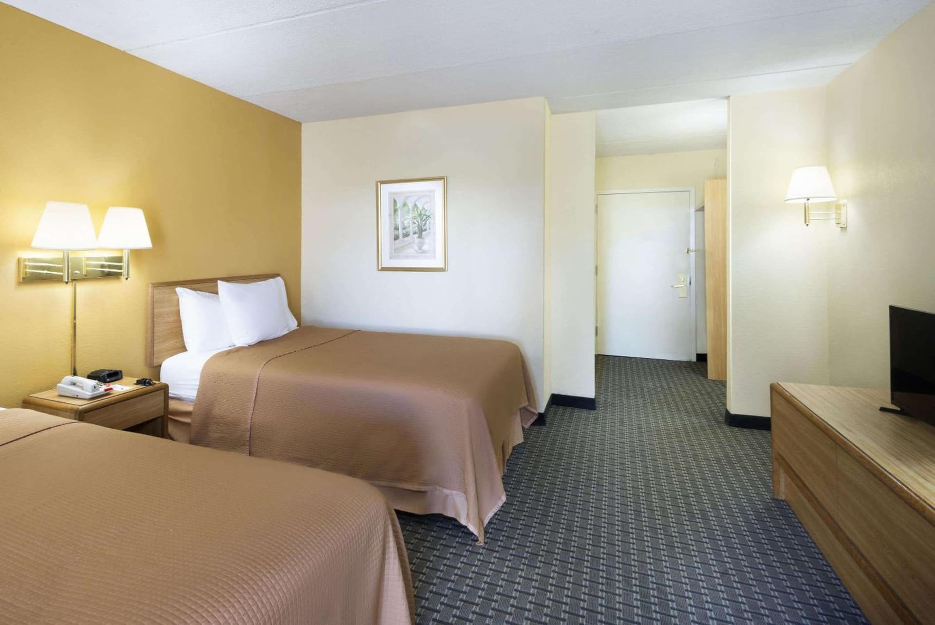 Howard Johnson by Wyndham Newburgh gallery photo in Newburgh, NY — image 5