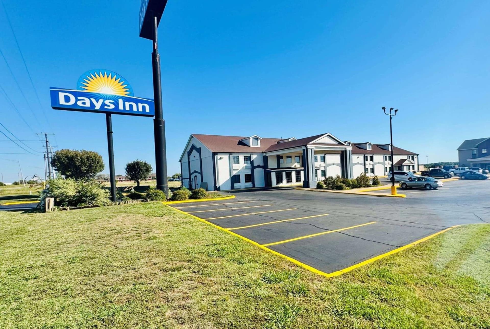 Days Inn by Wyndham Shawnee interior in Shawnee, OK — gallery photo 2