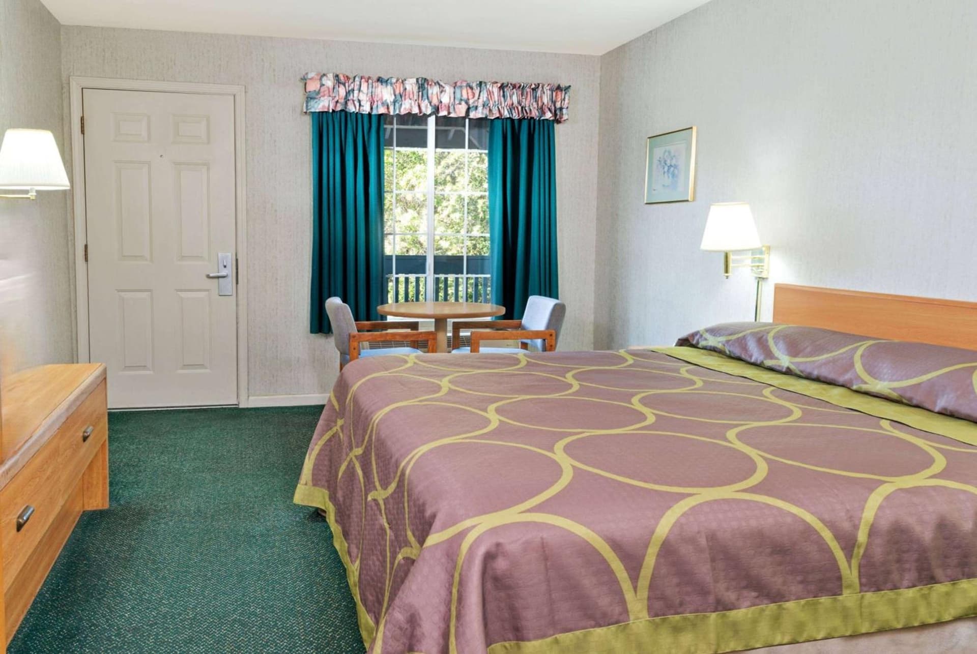 Super 8 by Wyndham Auburn interior in Auburn, CA — gallery photo 2