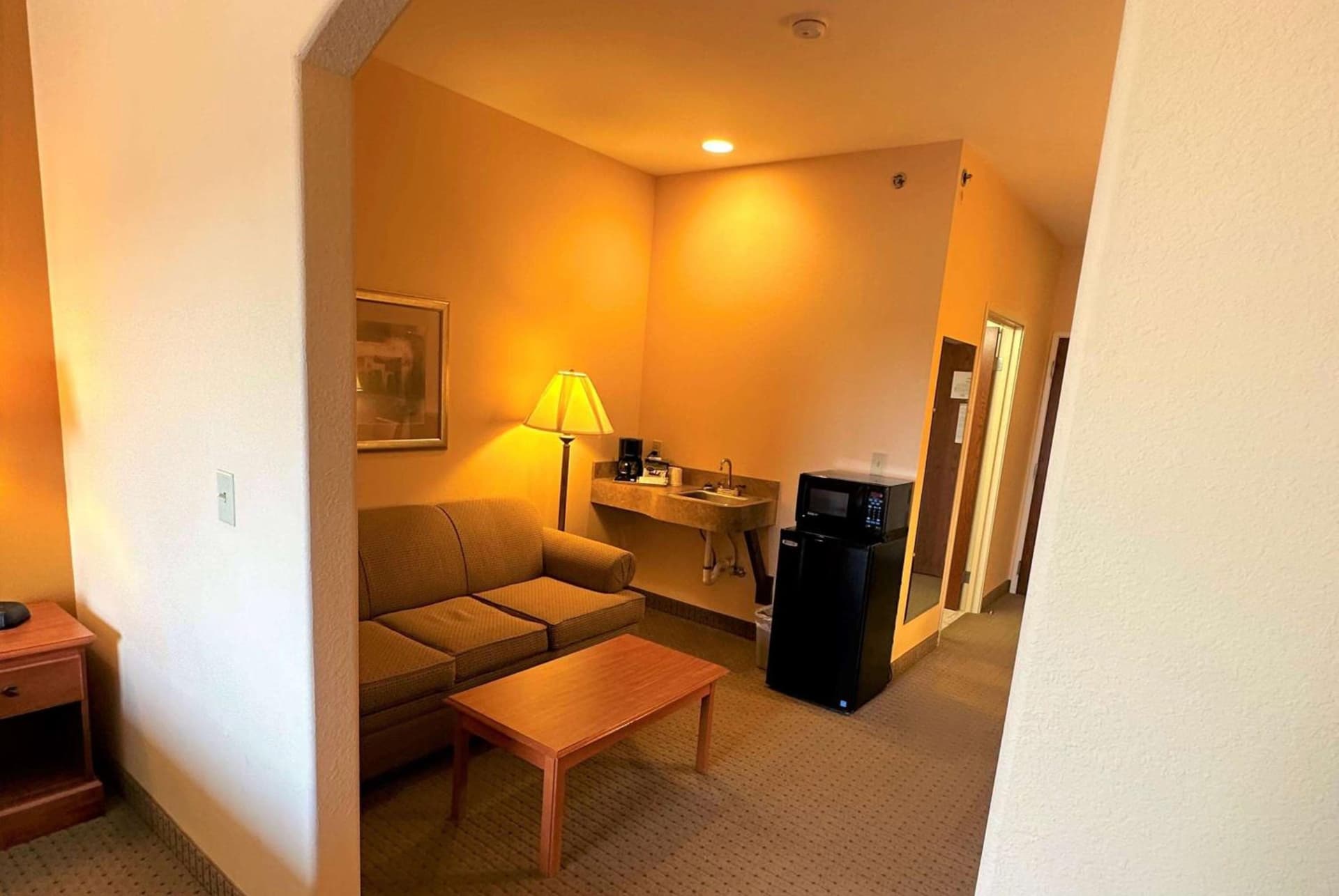 Super 8 by Wyndham Topeka at Forbes Landing gallery photo in Topeka, KS — image 28