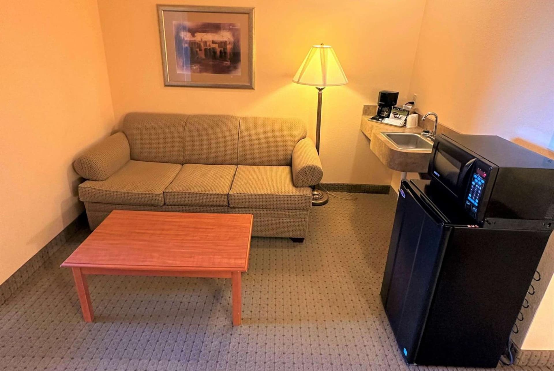 Super 8 by Wyndham Topeka at Forbes Landing gallery photo in Topeka, KS — image 23