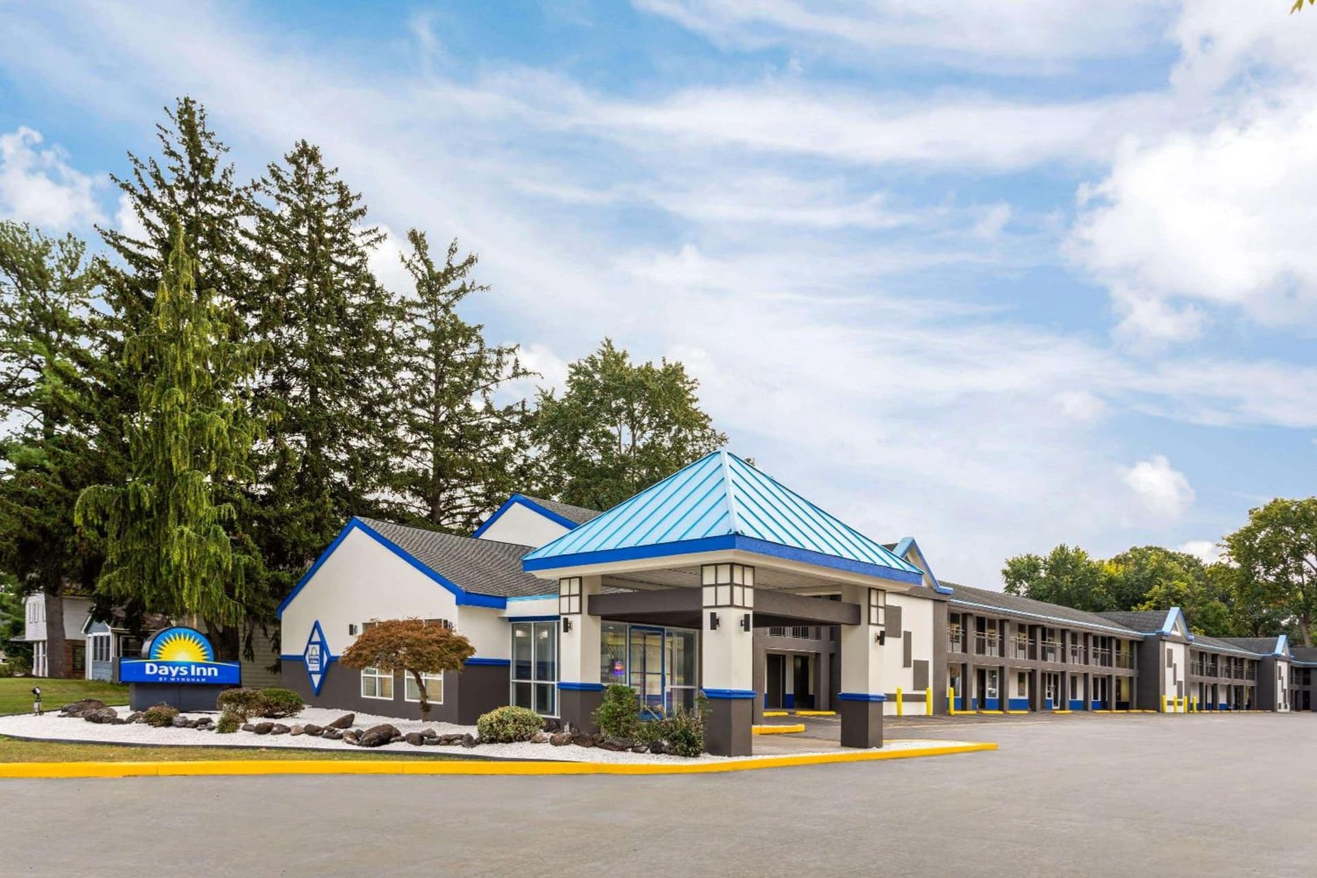 Days Inn & Suites by Wyndham Albany exterior or lobby in Albany, NY — main listing photo
