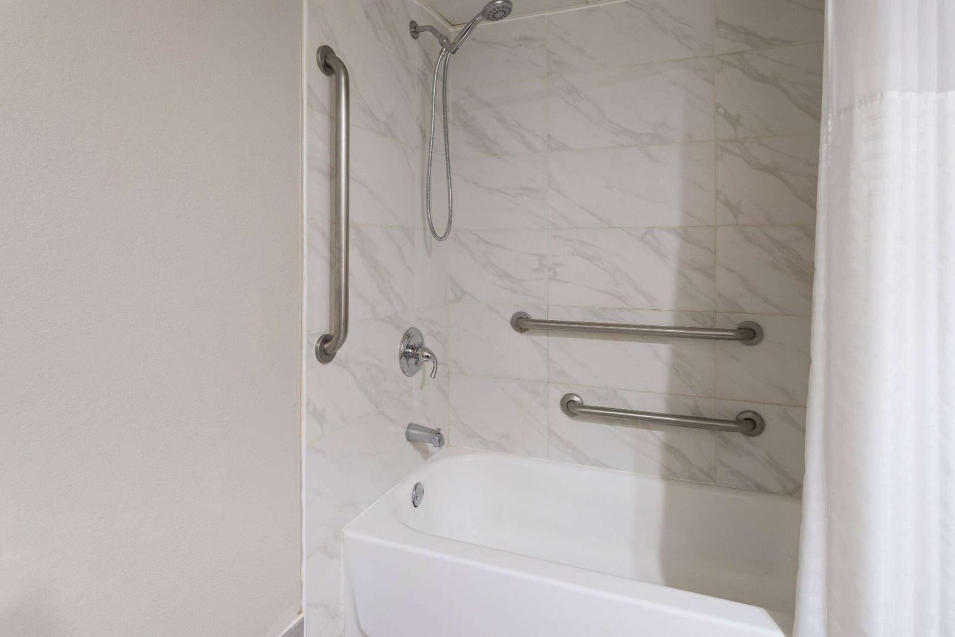 Days Inn & Suites by Wyndham Albany gallery photo in Albany, NY — image 33