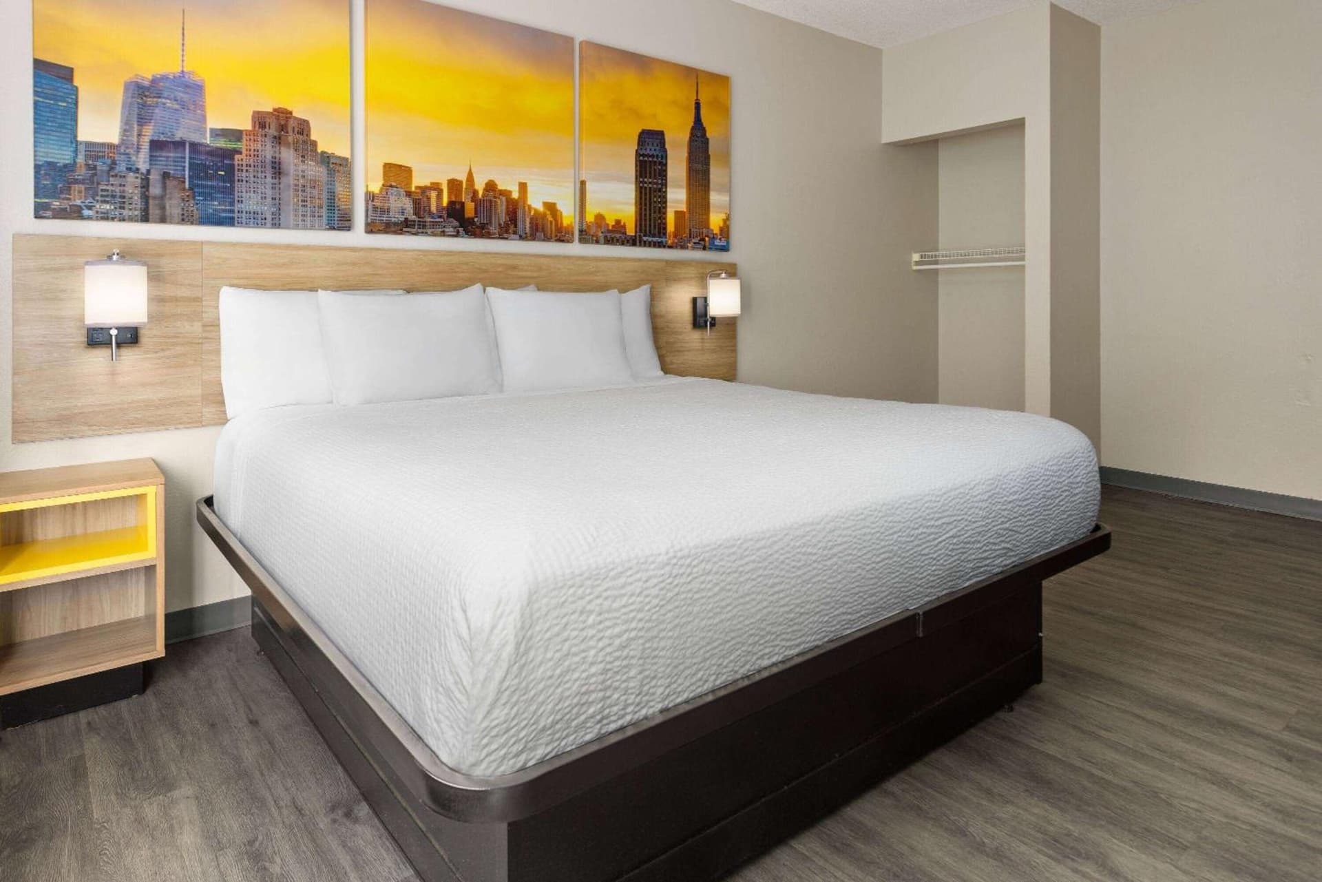 Days Inn & Suites by Wyndham Albany gallery photo in Albany, NY — image 7