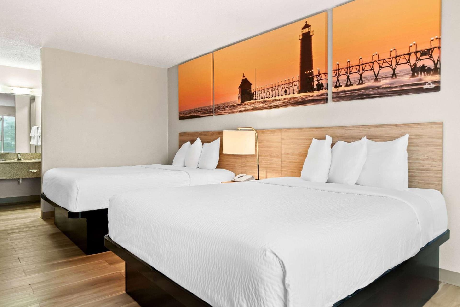 Days Inn & Suites by Wyndham Warren gallery photo in Warren, MI — image 16
