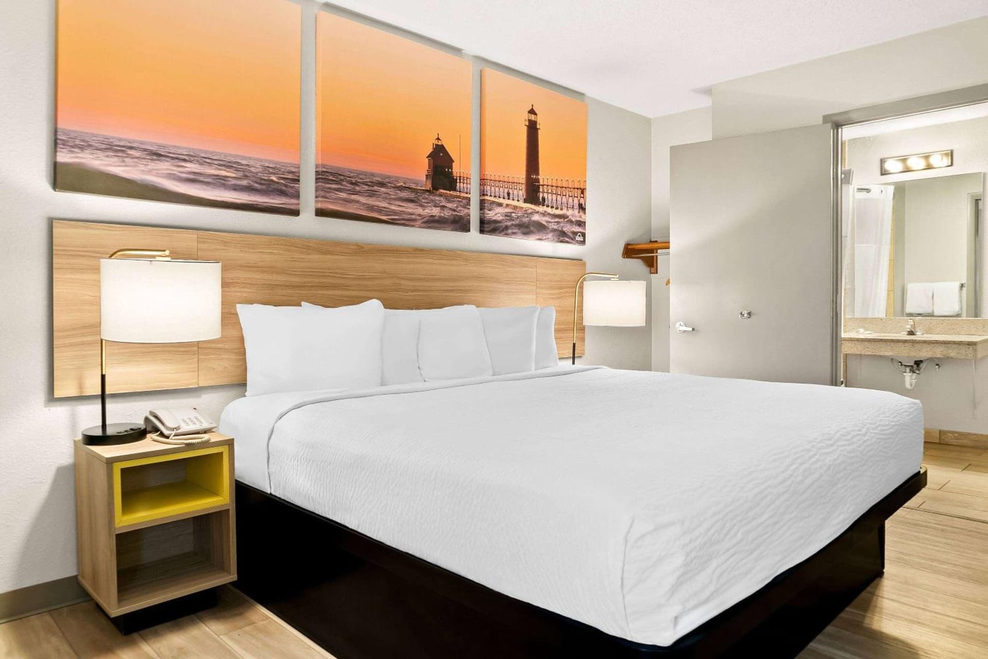 Days Inn & Suites by Wyndham Warren gallery photo in Warren, MI — image 8