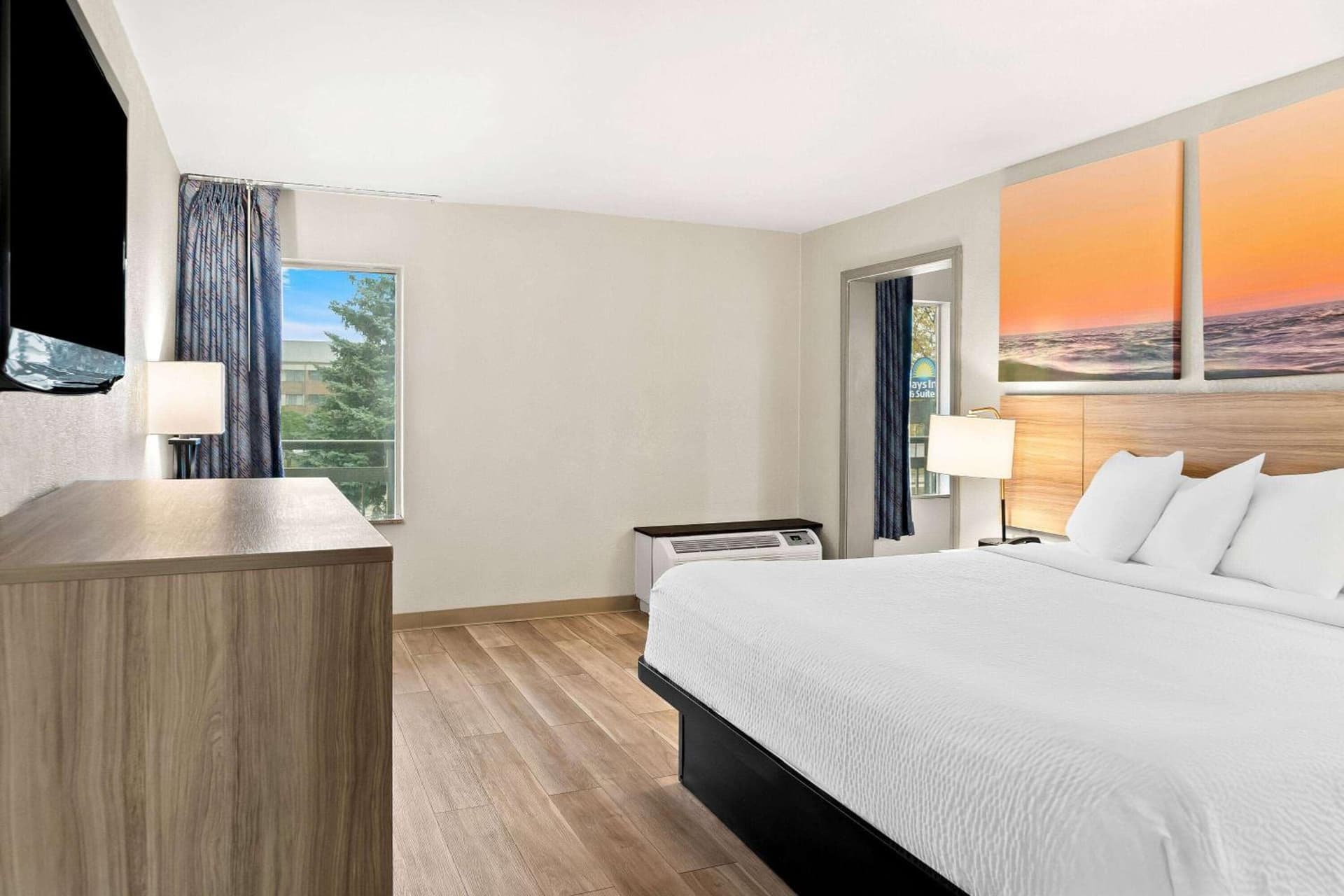 Days Inn & Suites by Wyndham Warren gallery photo in Warren, MI — image 10