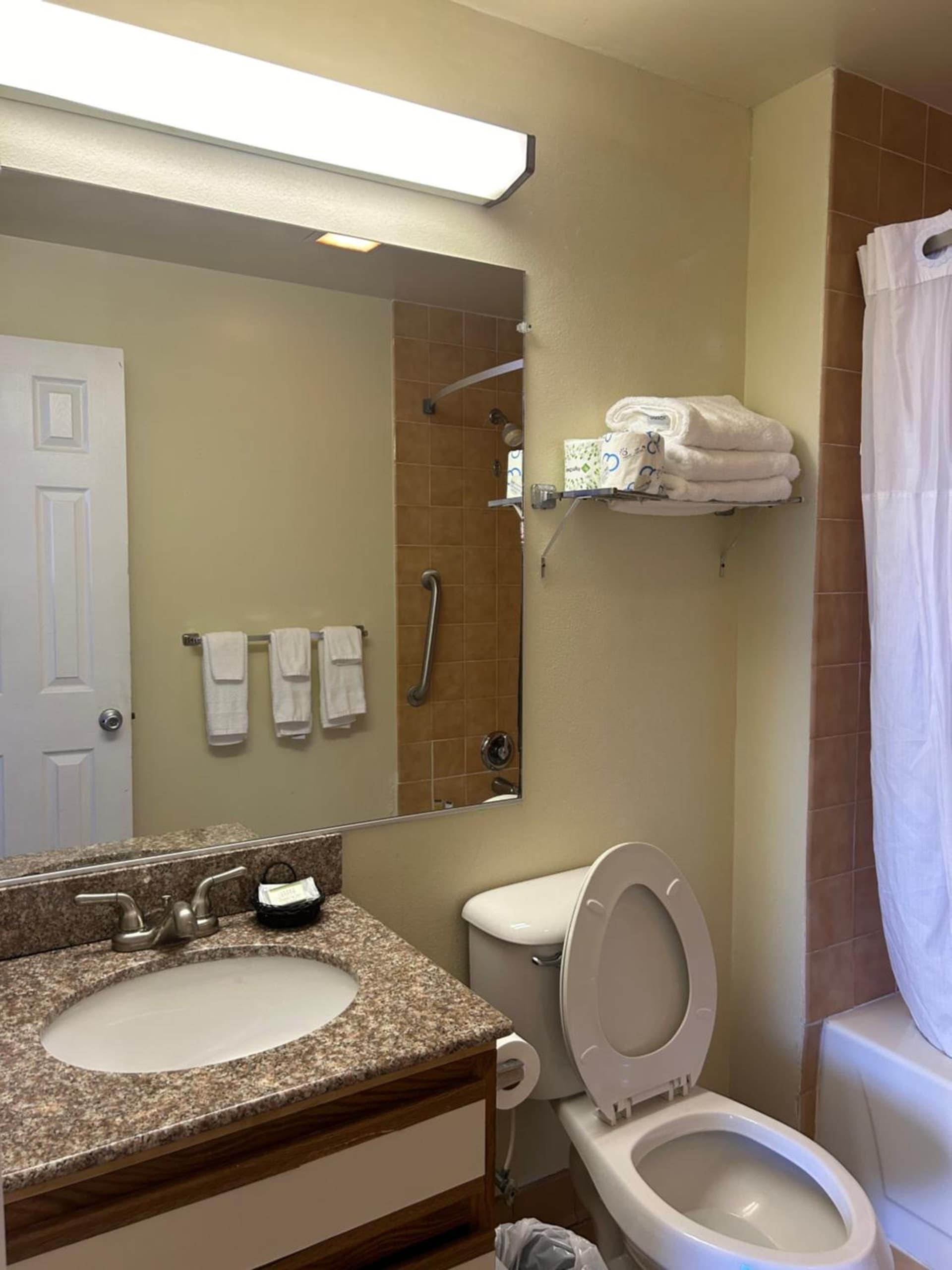 Days Inn by Wyndham Virginia Beach At The Beach gallery photo in Virginia Beach, VA — image 17