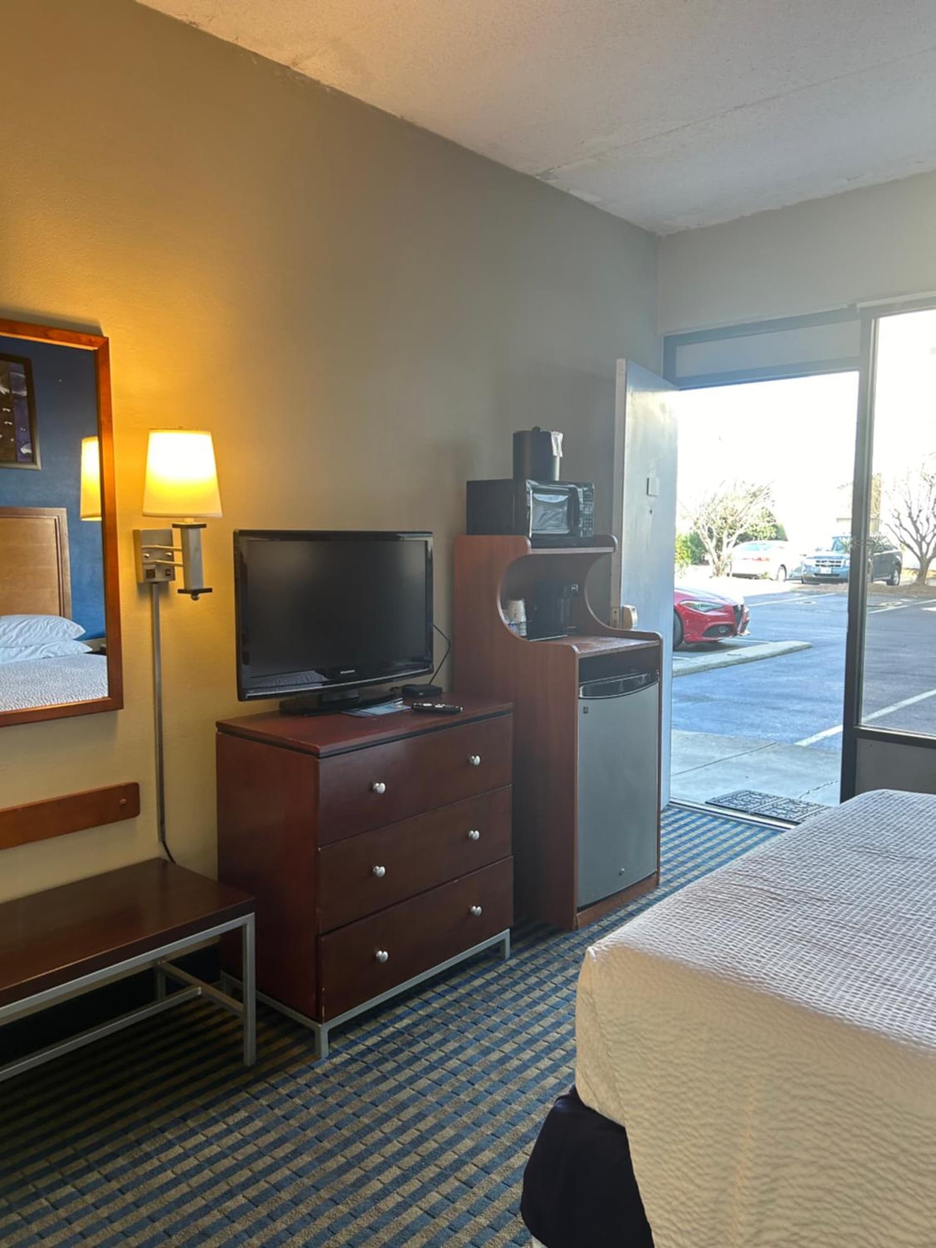 Days Inn by Wyndham Virginia Beach At The Beach gallery photo in Virginia Beach, VA — image 5