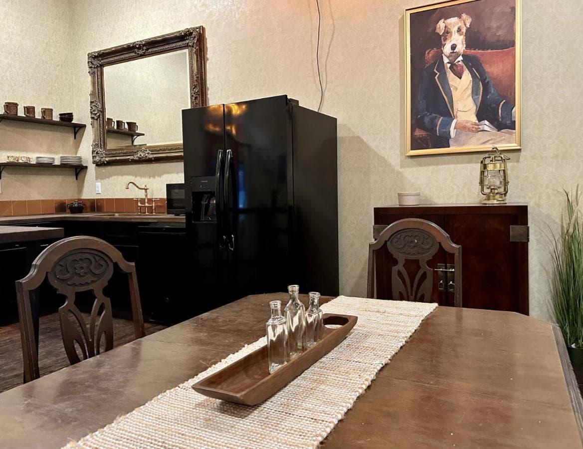 NEW Western-Inspired Inn - The Marlow interior in Okemah, OK — gallery photo 2