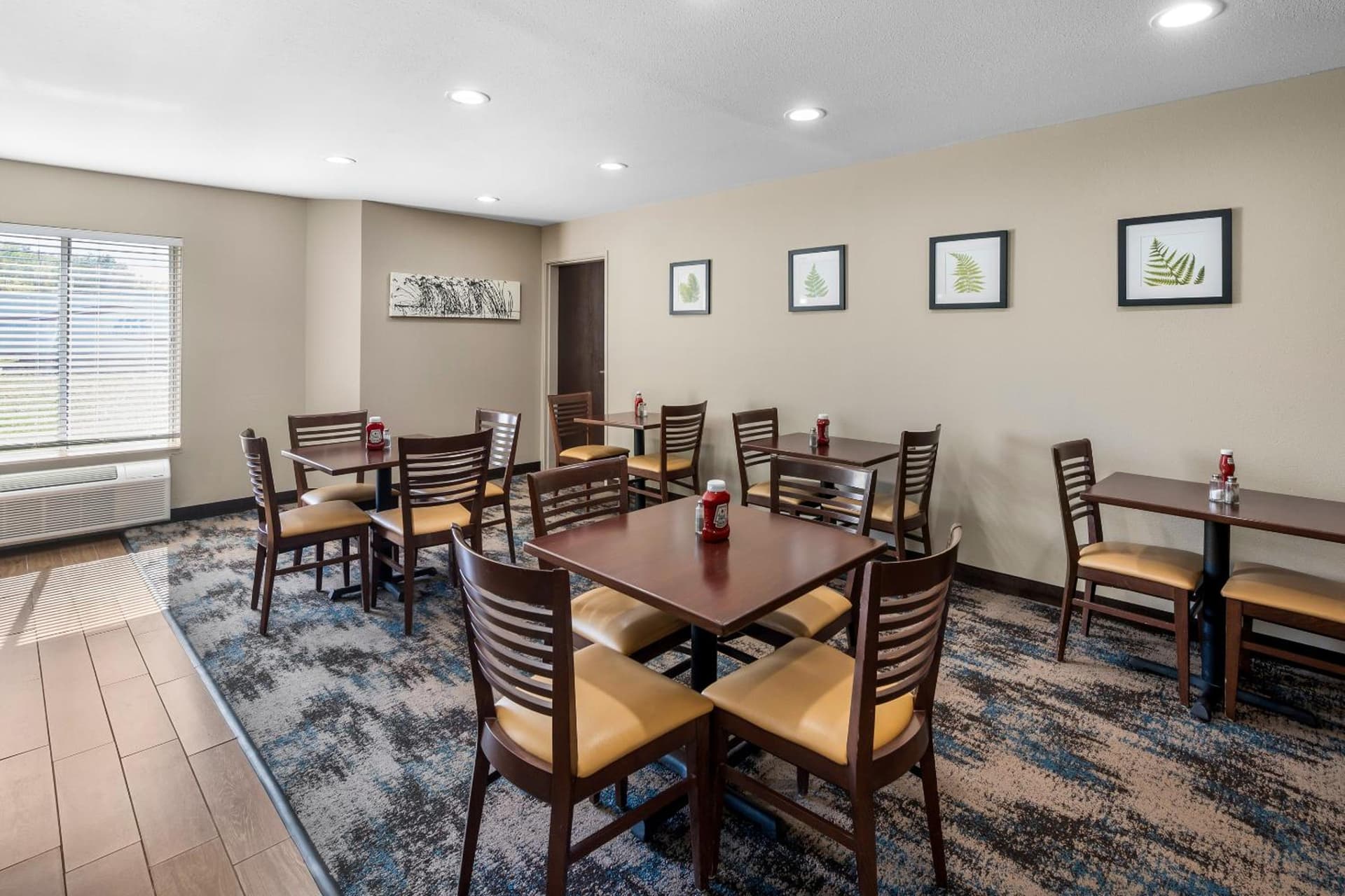 Sleep Inn Springfield West property views in Springfield, IL — gallery photo 3