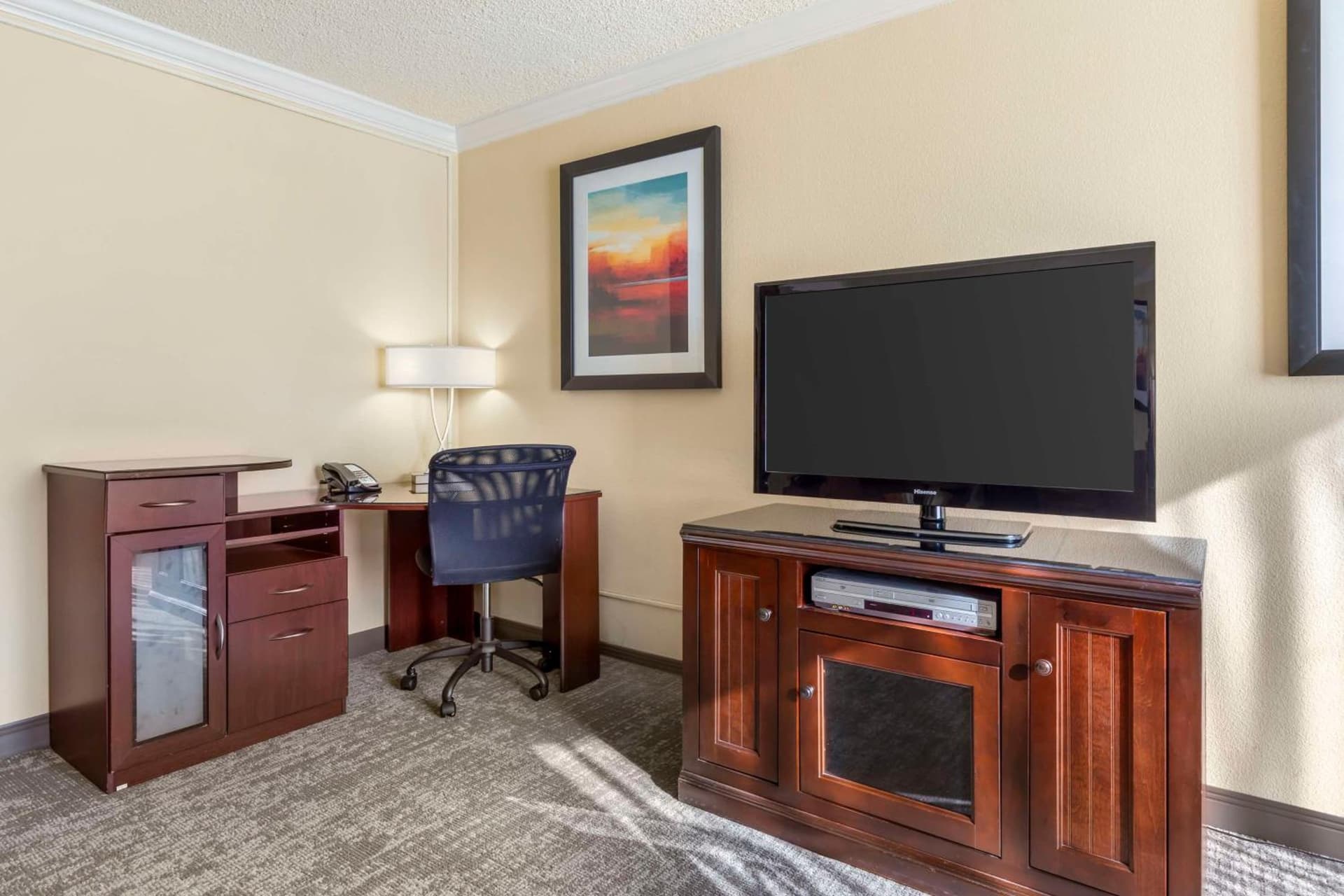 Best Western Plus Burlington gallery photo in Burlington, NC — image 9