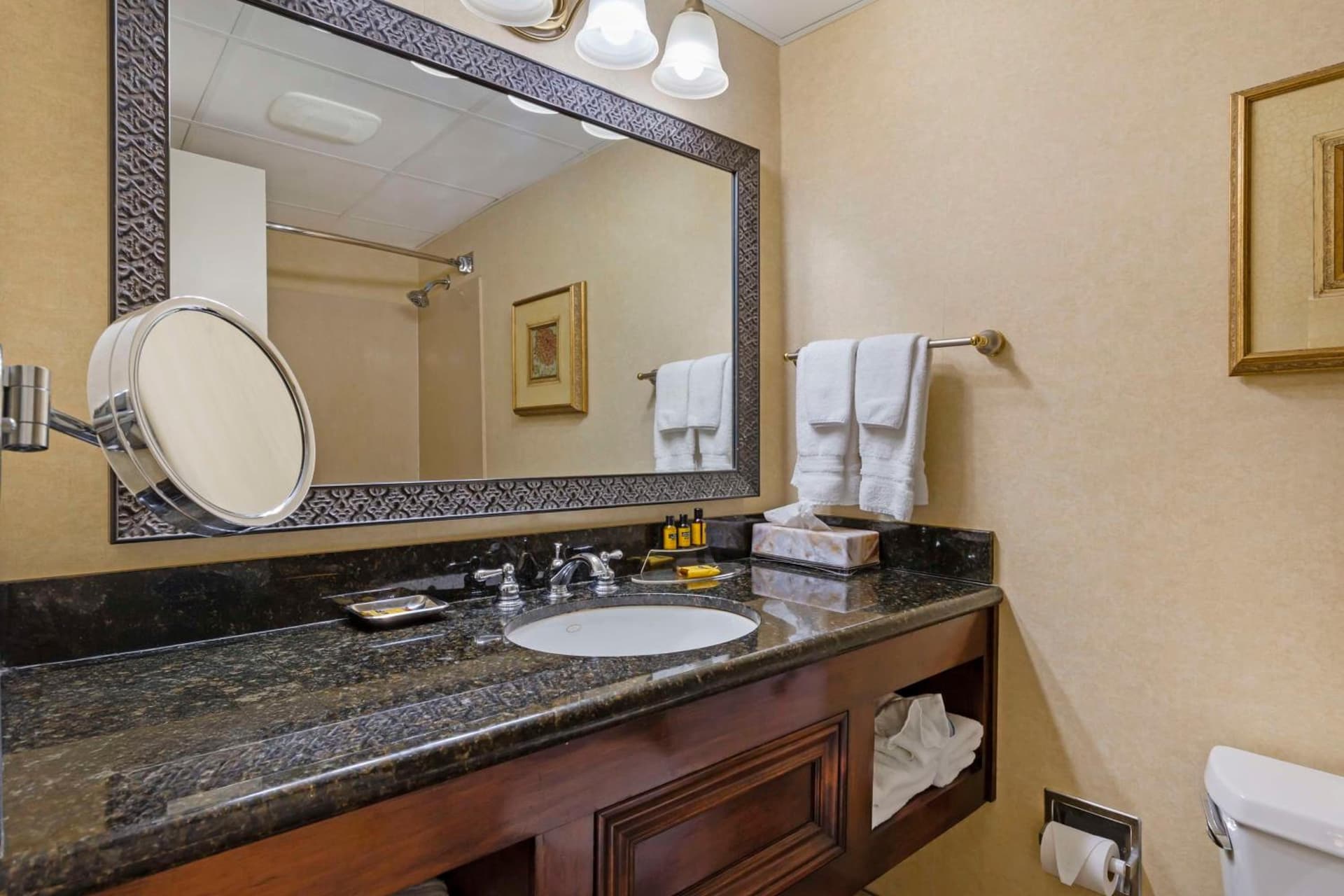 Best Western Plus Burlington gallery photo in Burlington, NC — image 11