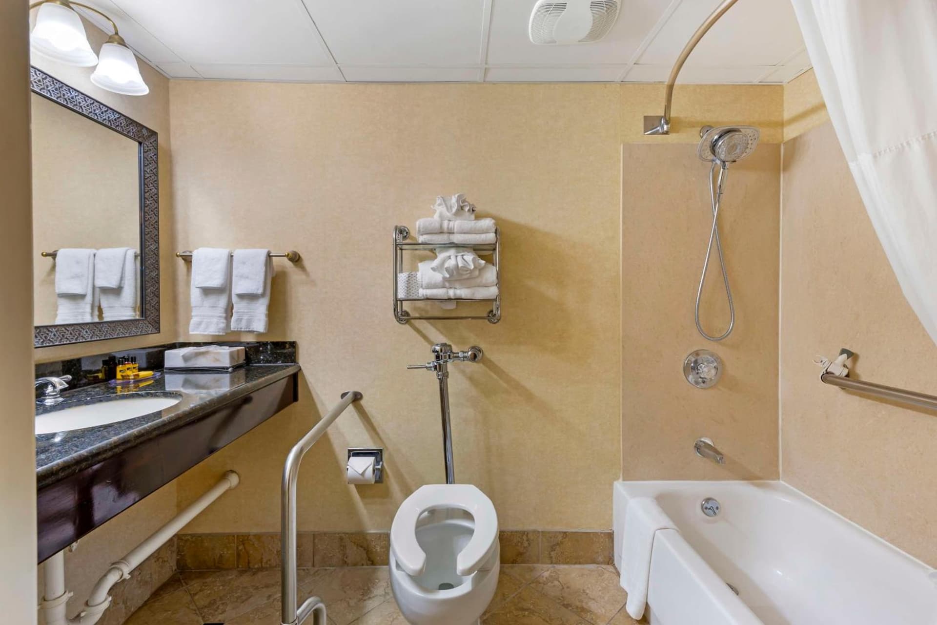 Best Western Plus Burlington gallery photo in Burlington, NC — image 13