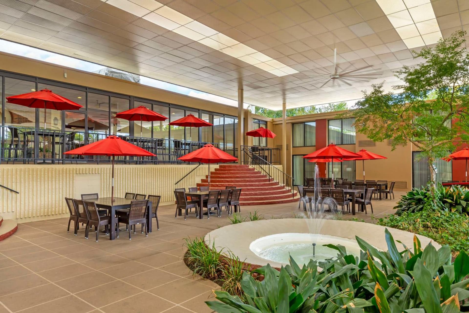 Best Western Plus Burlington gallery photo in Burlington, NC — image 4