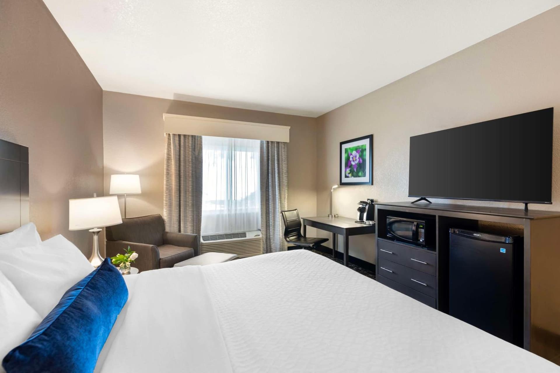 Best Western Greeley interior in Greeley, CO — gallery photo 2