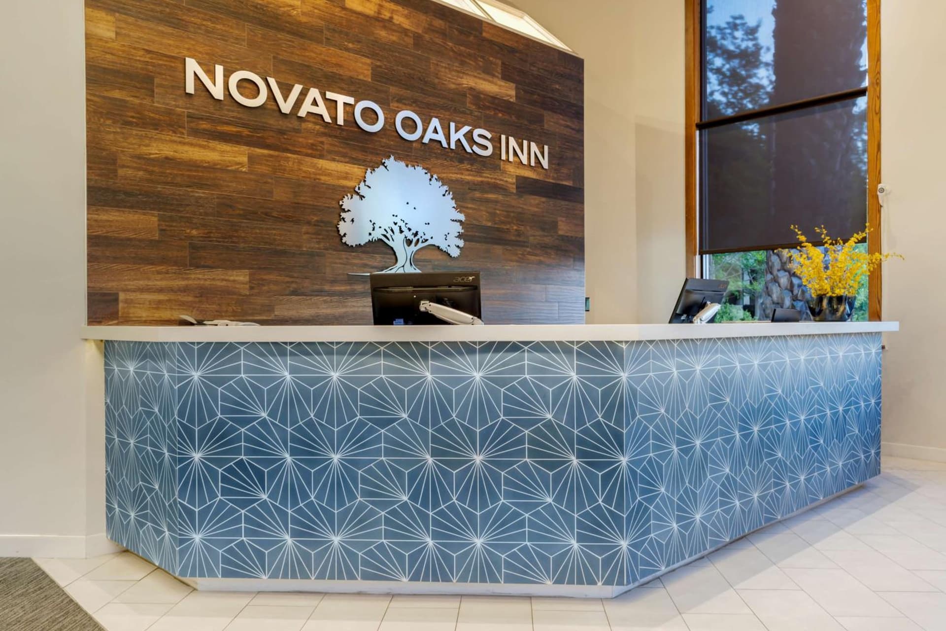 Best Western Plus Novato Oaks Inn interior in Novato, CA — gallery photo 2