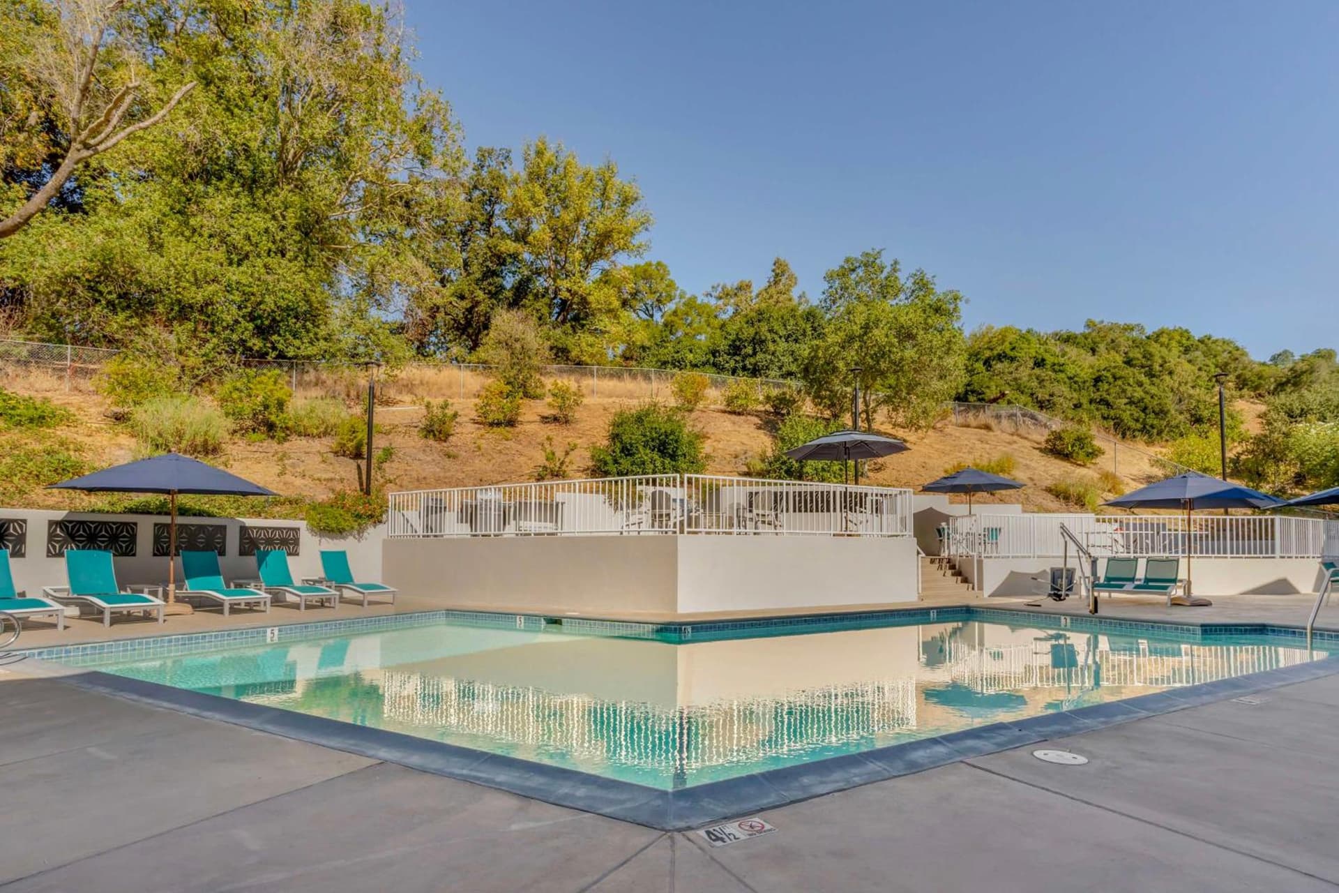 Best Western Plus Novato Oaks Inn property views in Novato, CA — gallery photo 3