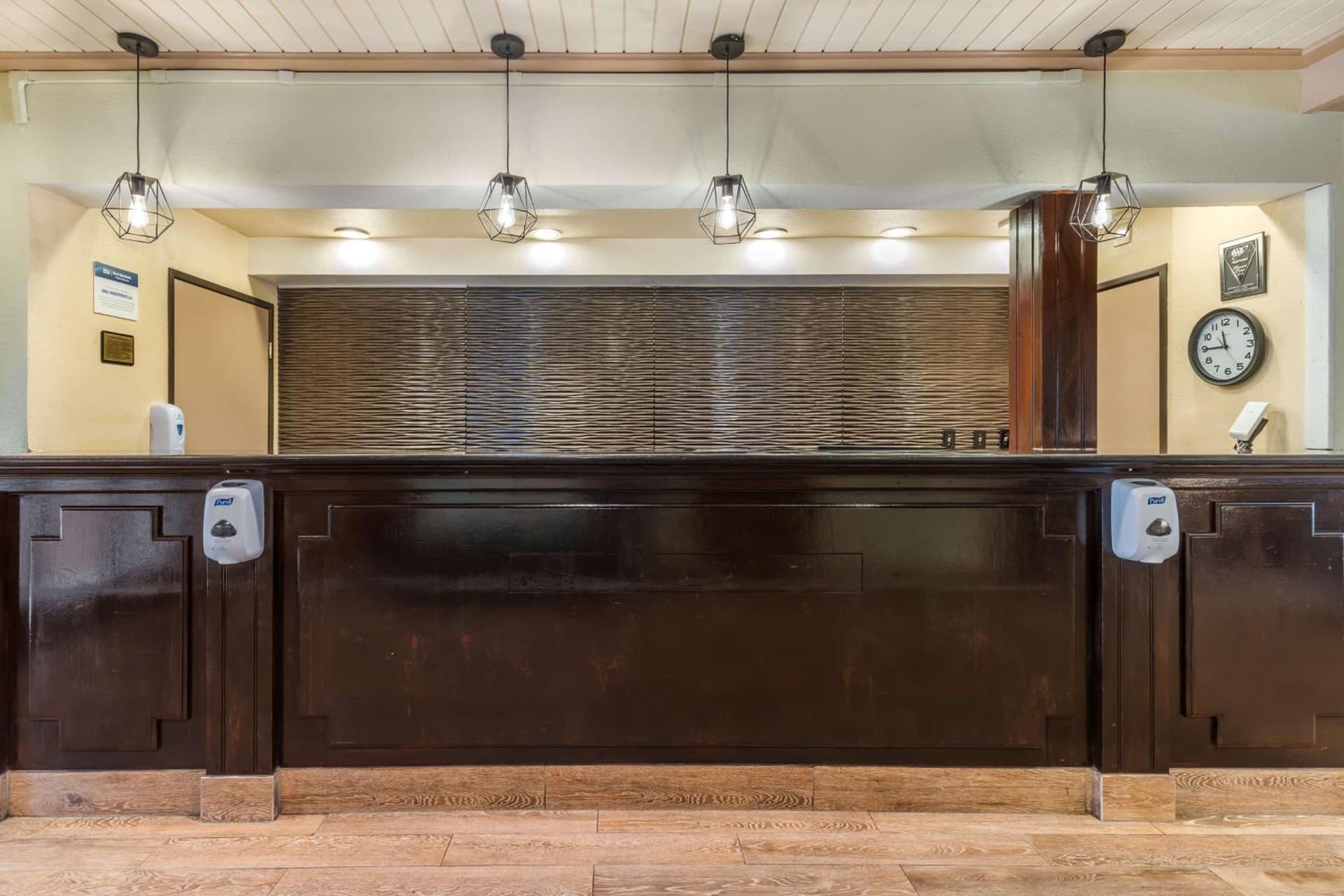 Best Western John Muir Inn property views in Martinez, CA — gallery photo 3