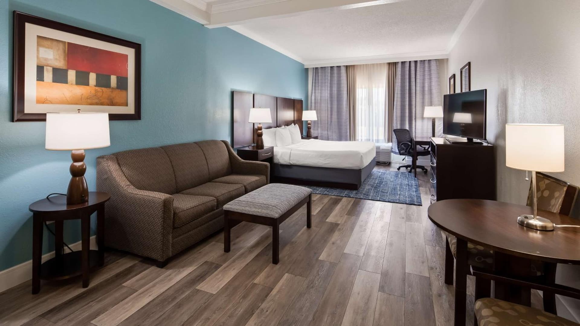 Best Western Plus Ambassador Suites property views in Venice, FL — gallery photo 3