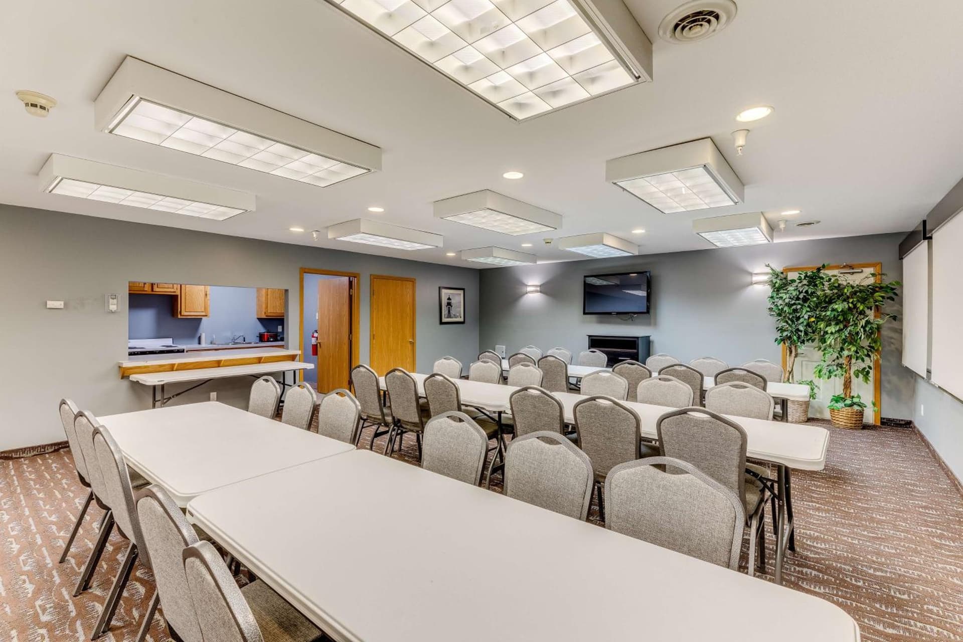 Best Western Lakewinds gallery photo in Ludington, MI — image 40