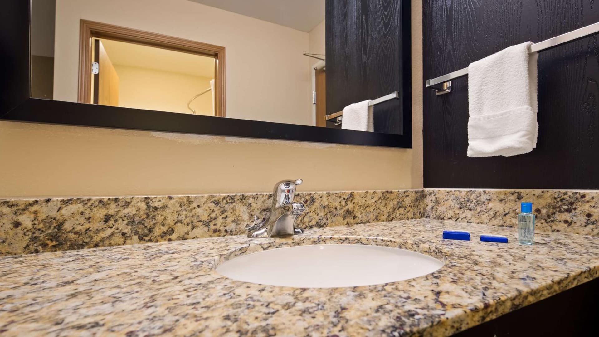 Best Western Lakewinds gallery photo in Ludington, MI — image 14