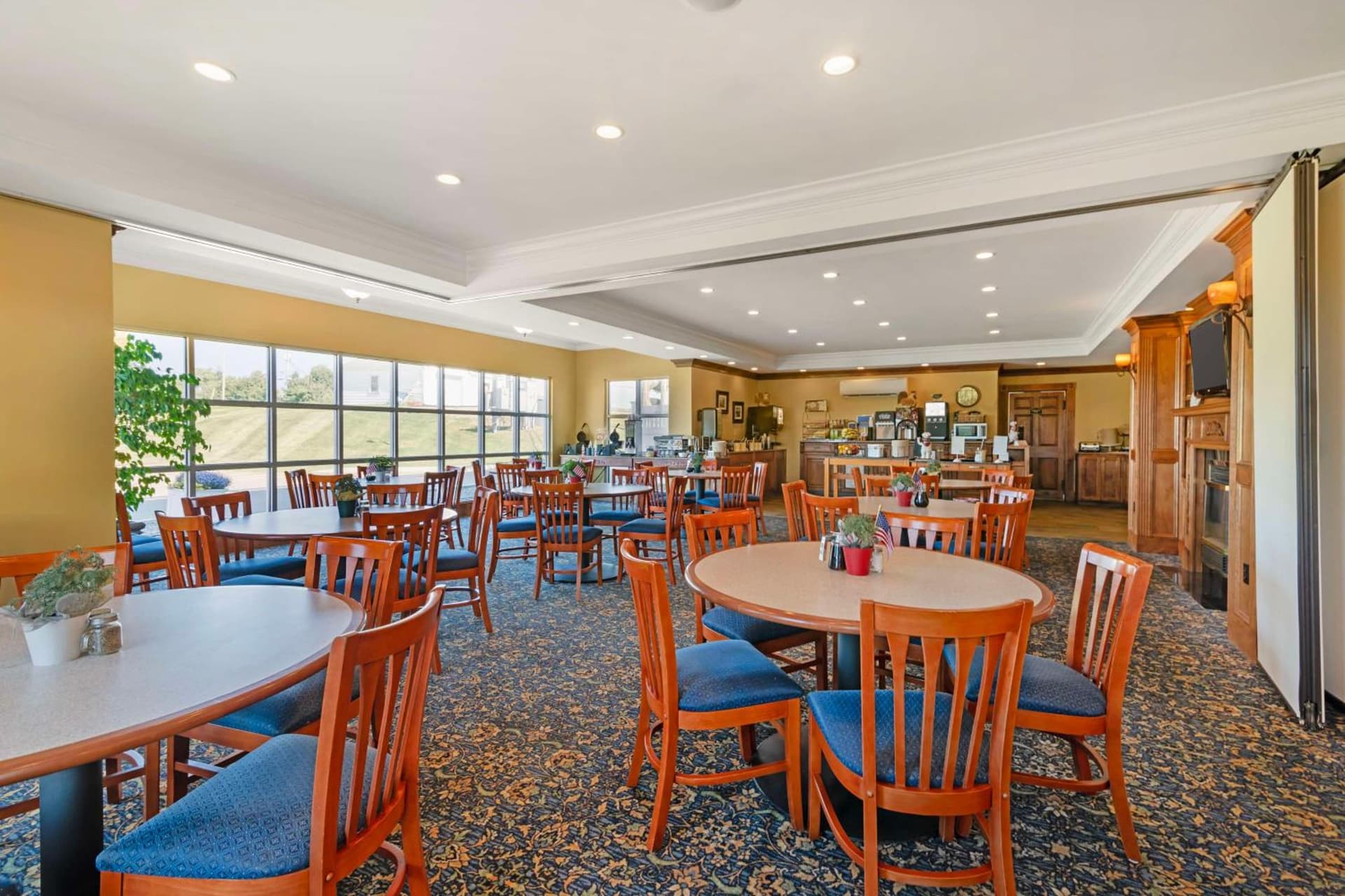 Best Western White House Inn property views in Bangor, ME — gallery photo 3