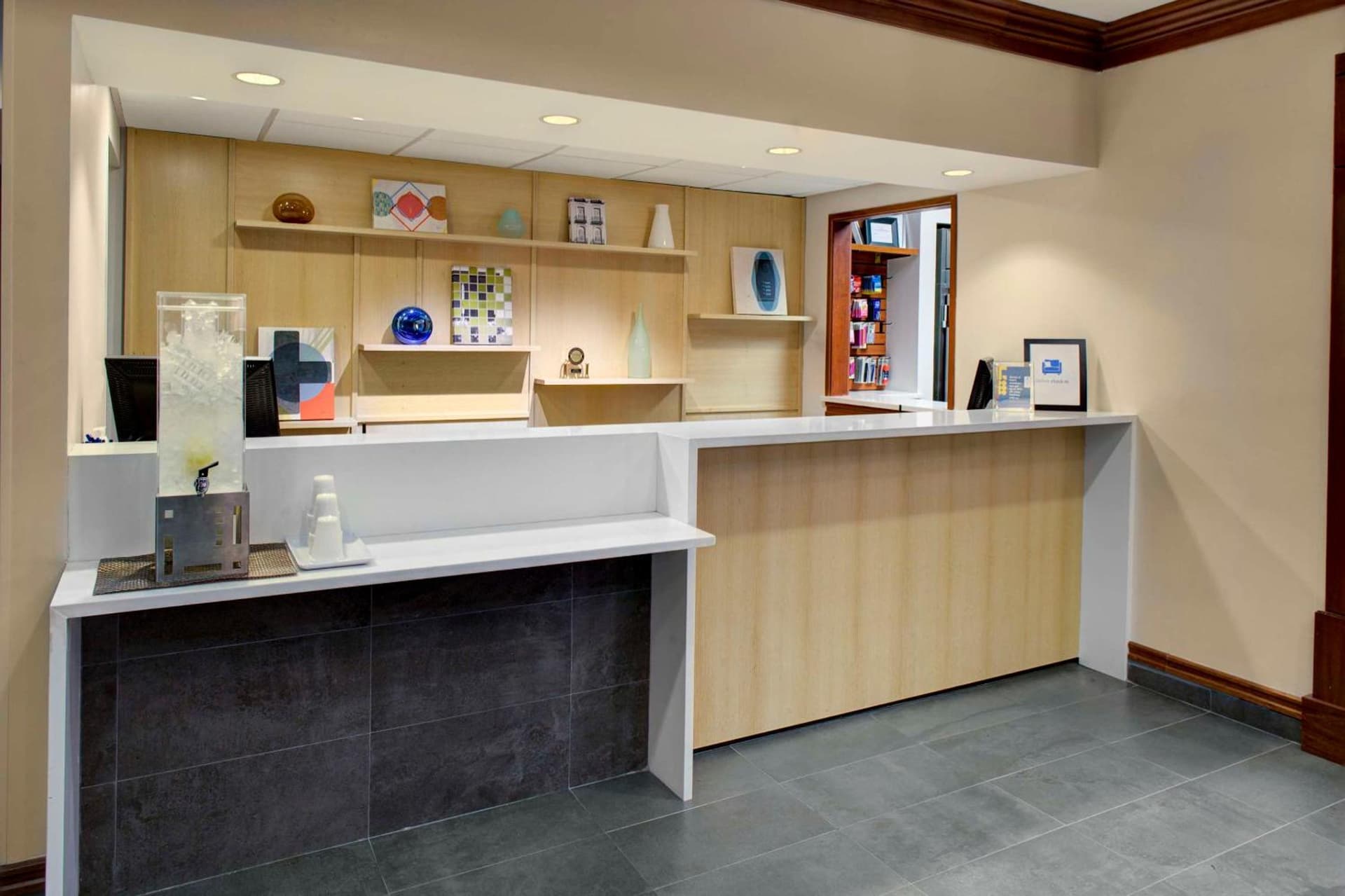 Hyatt House Boston/Burlington interior in Burlington — gallery photo 2