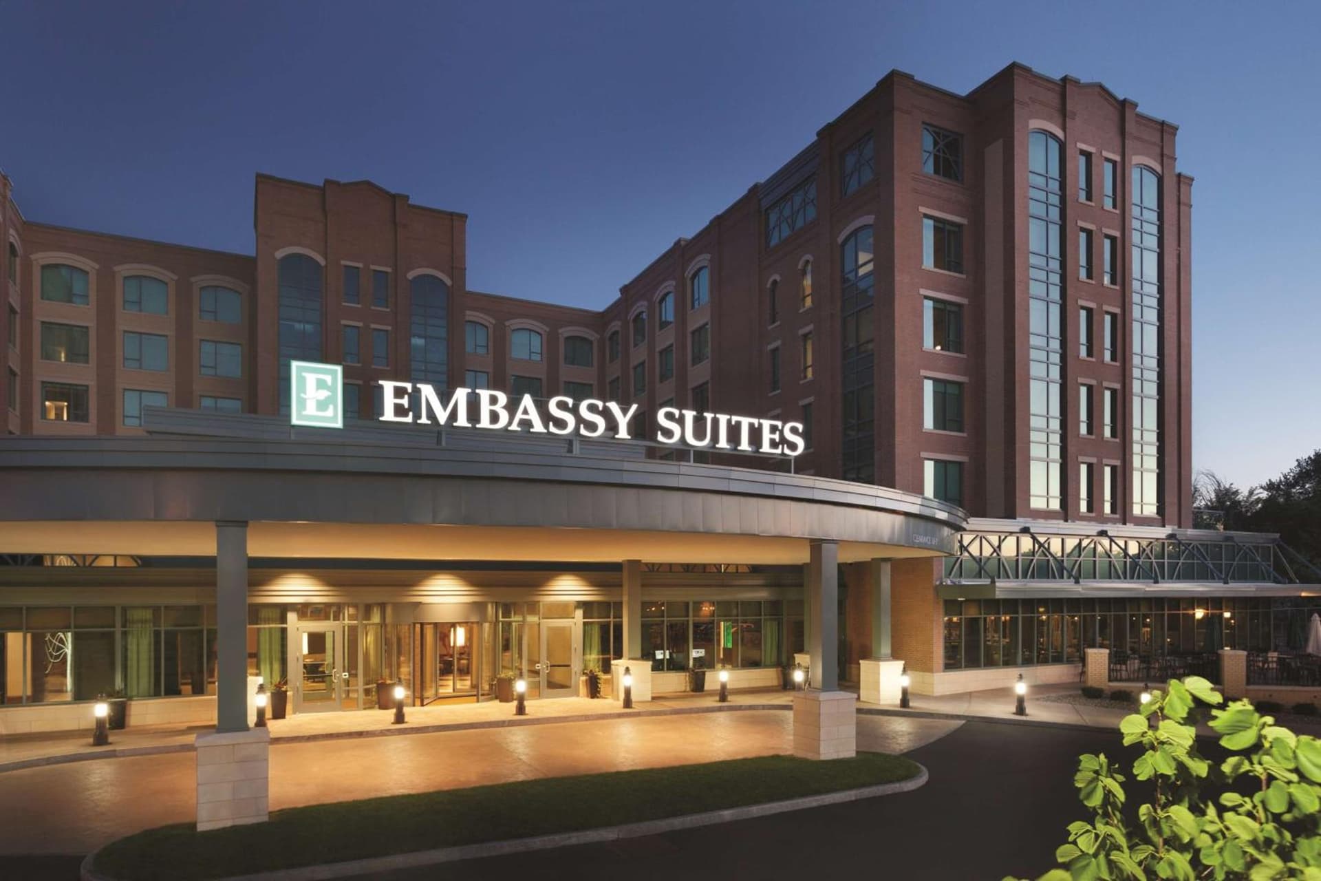 Embassy Suites Saratoga Springs interior in Saratoga Springs, NY — gallery photo 2