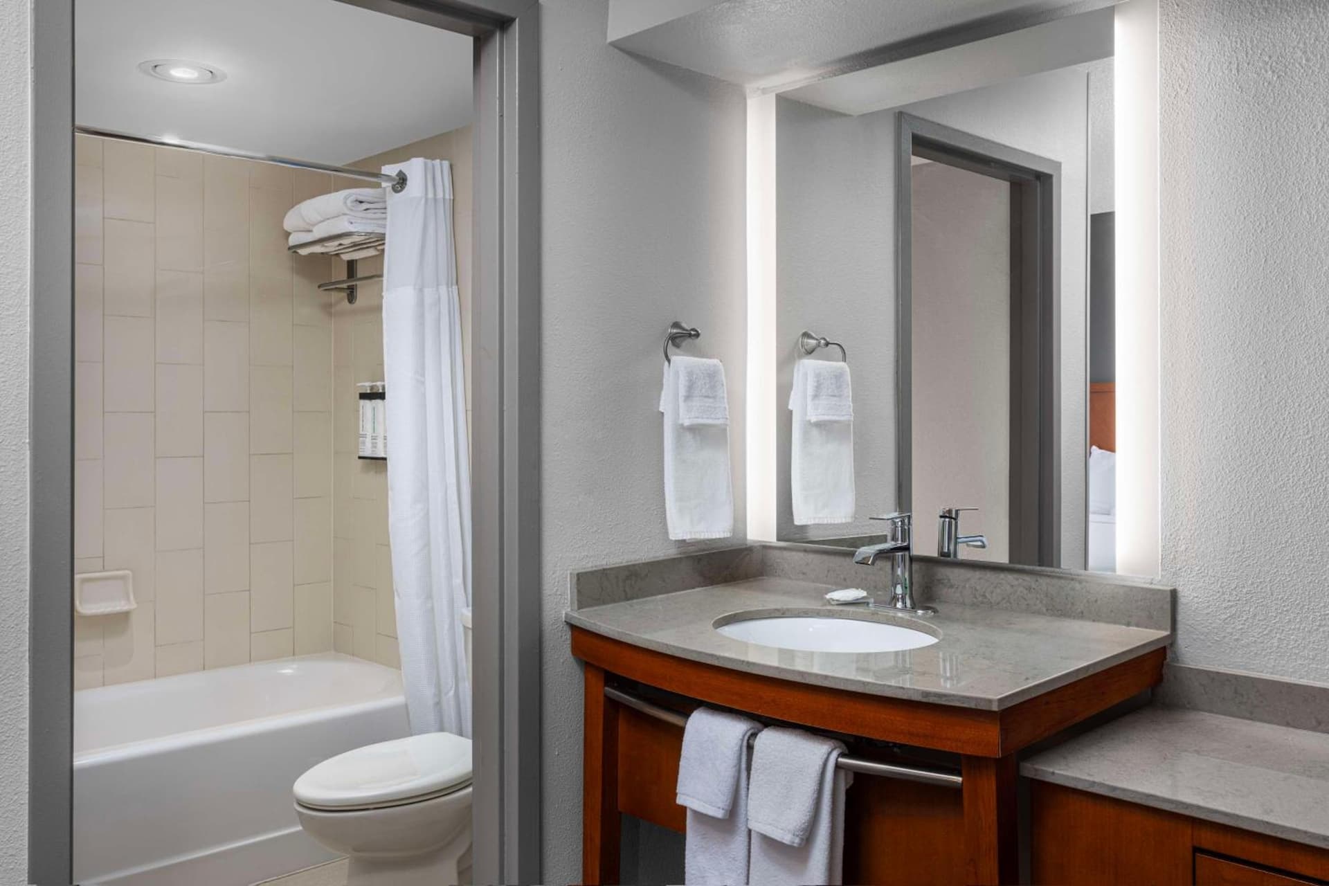 Hyatt Place Detroit/Utica gallery photo in Utica, MI — image 12