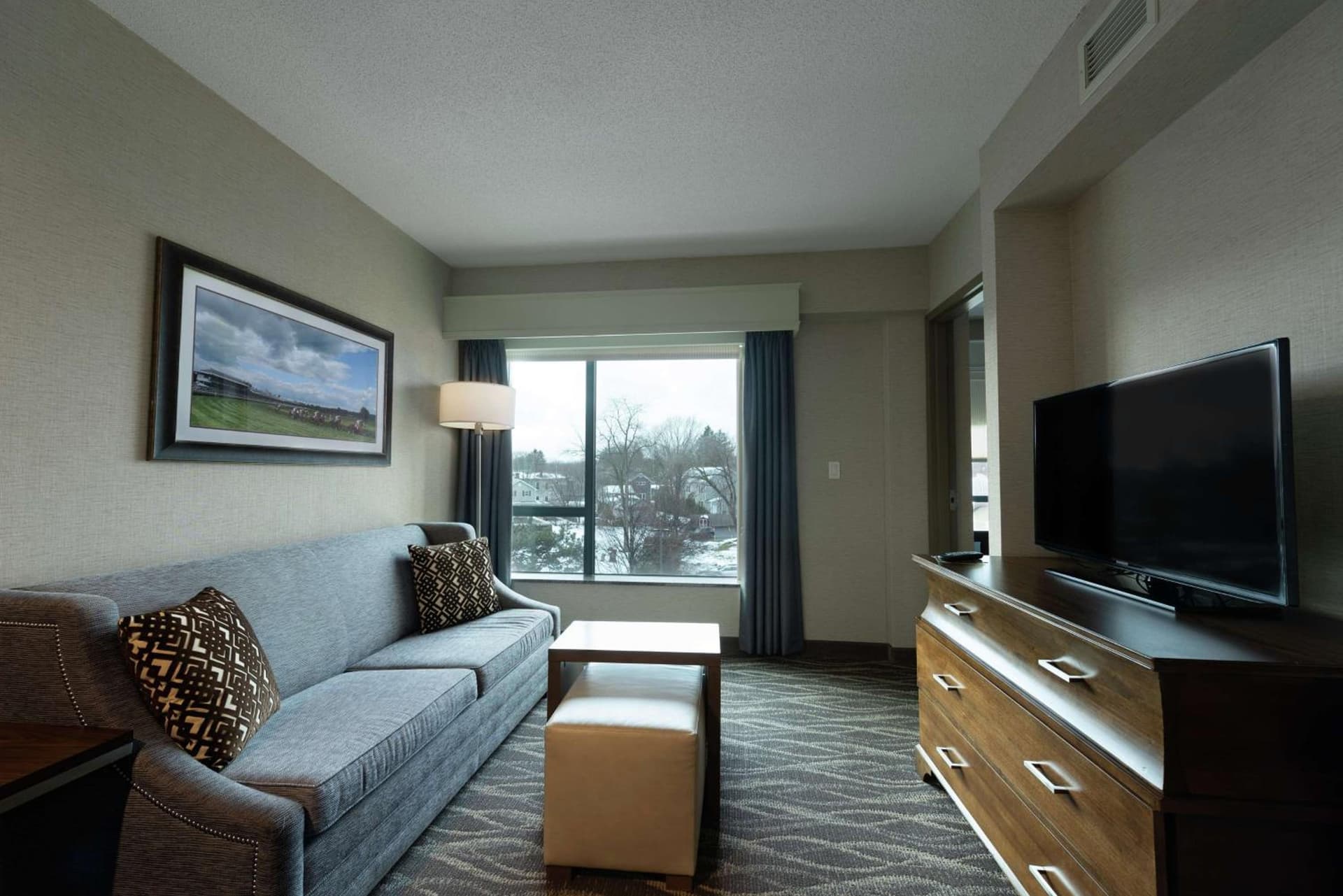 Embassy Suites Saratoga Springs gallery photo in Saratoga Springs, NY — image 10