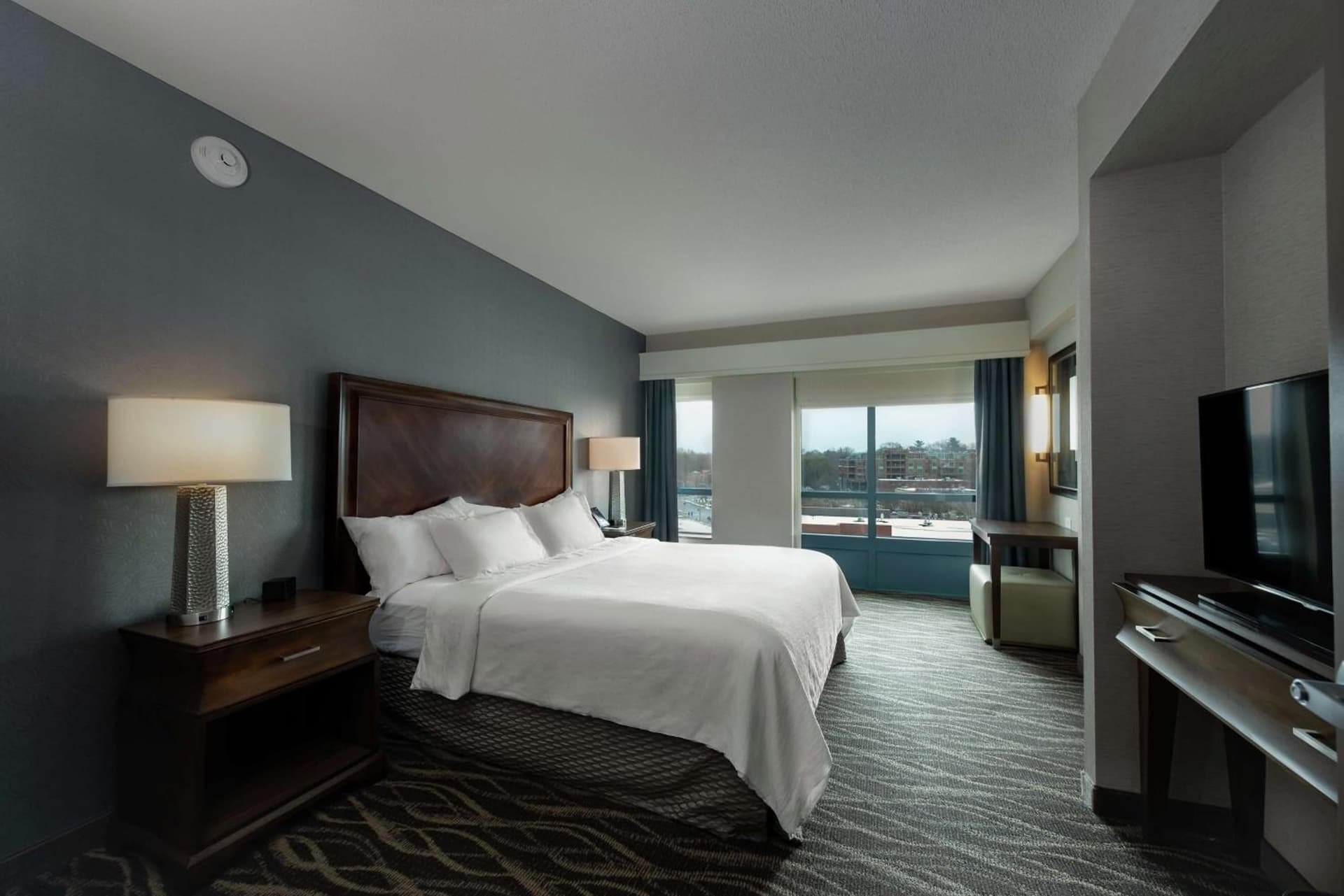 Embassy Suites Saratoga Springs gallery photo in Saratoga Springs, NY — image 7