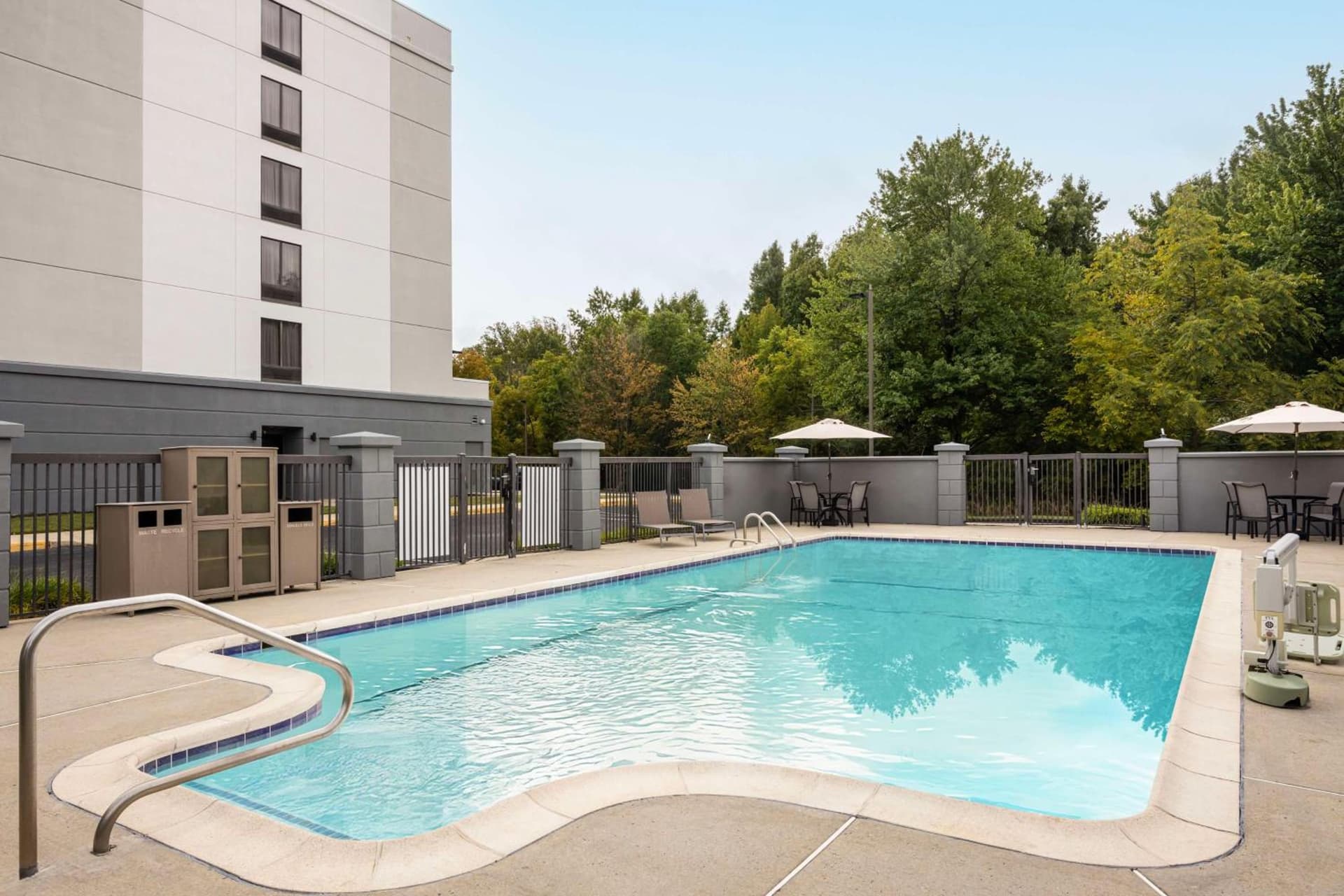 Hyatt Place Mt. Laurel interior in Mount Laurel, NJ — gallery photo 2