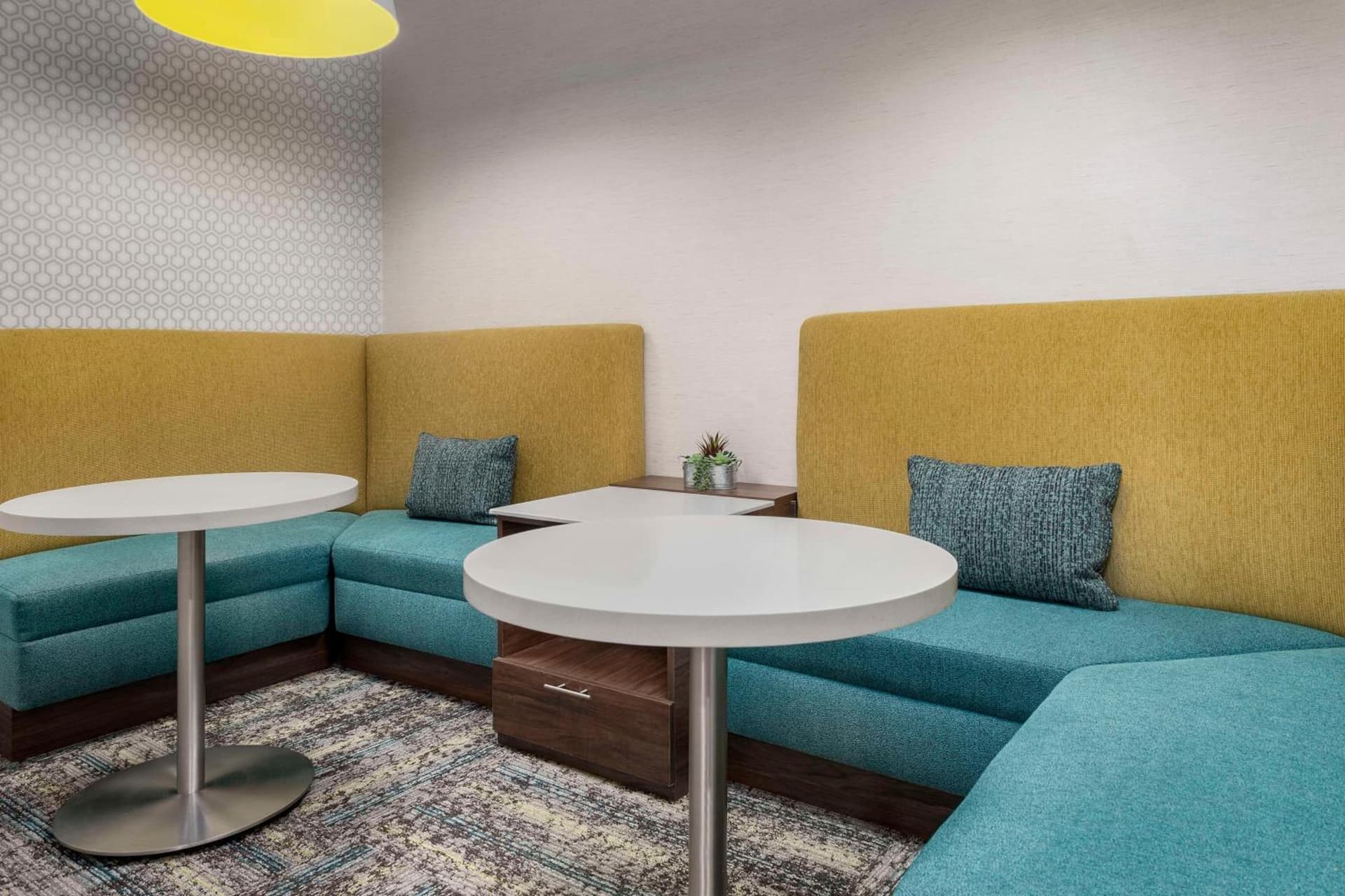 Hampton Inn Birmingham I-65/Lakeshore Drive interior in Birmingham, AL — gallery photo 2